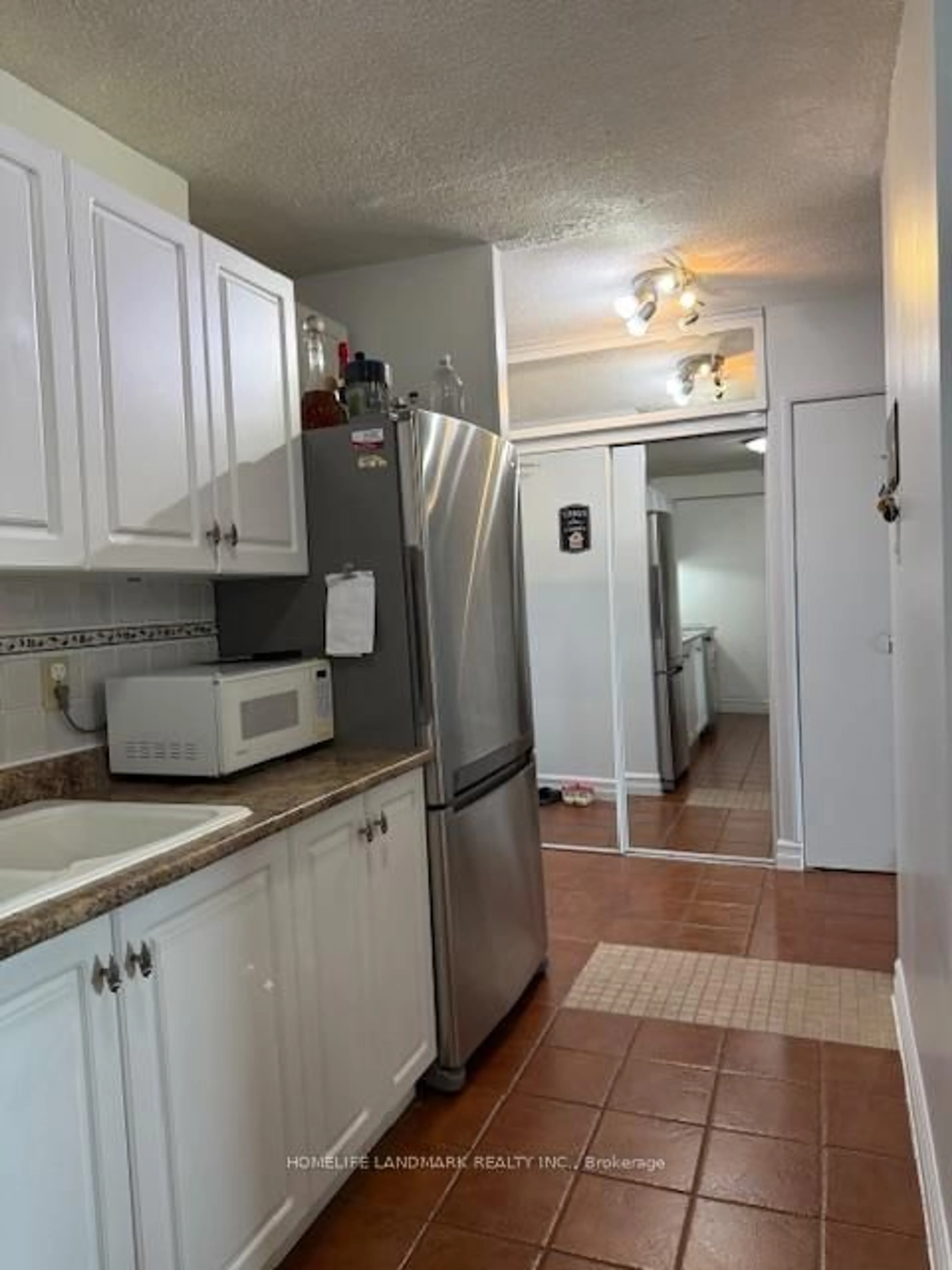Standard kitchen, unknown for 15 Torrance Rd #1811, Toronto Ontario M1J 3K2