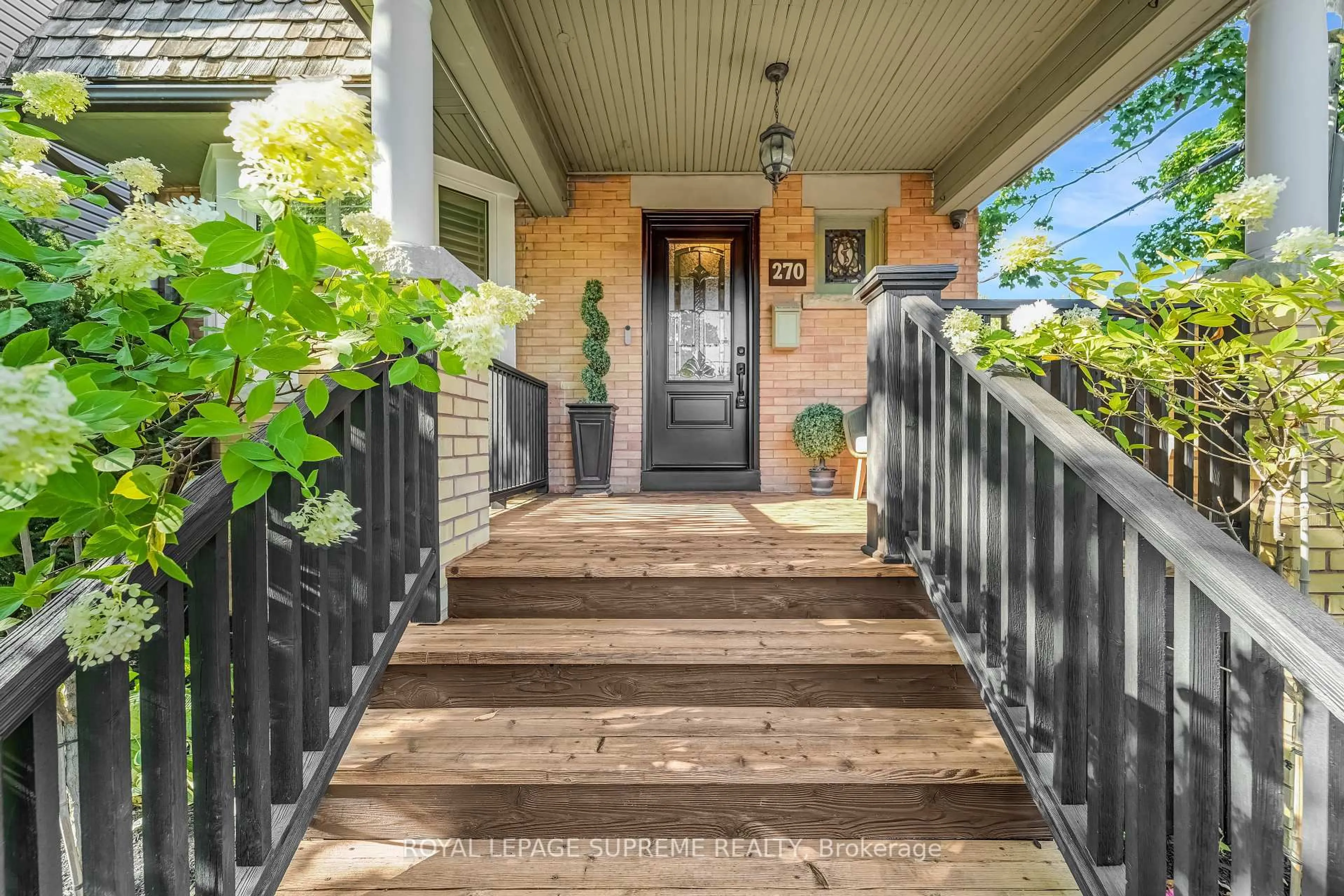 Indoor entryway for 270 Withrow Ave, Toronto Ontario M4K 1E4