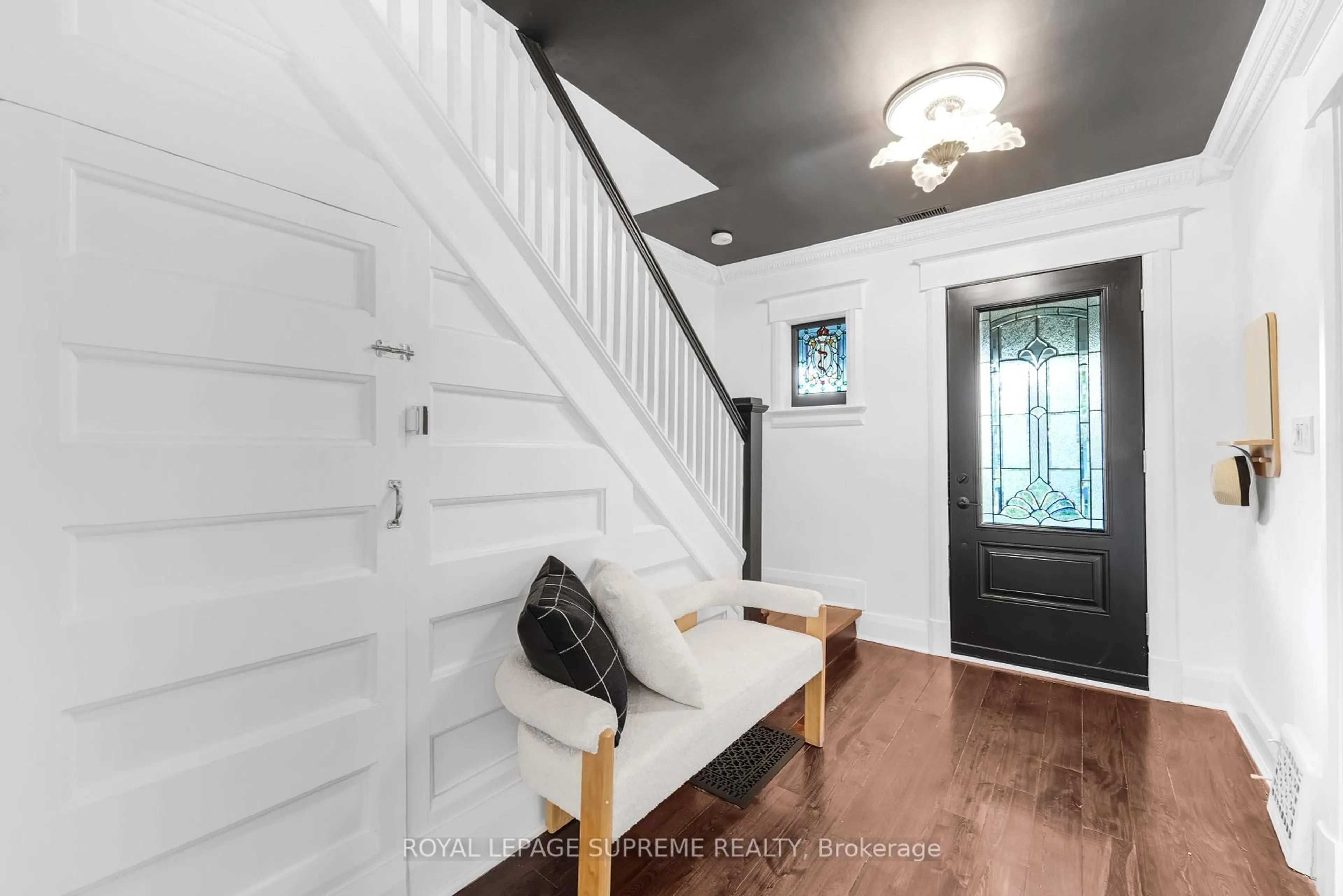 Indoor entryway for 270 Withrow Ave, Toronto Ontario M4K 1E4