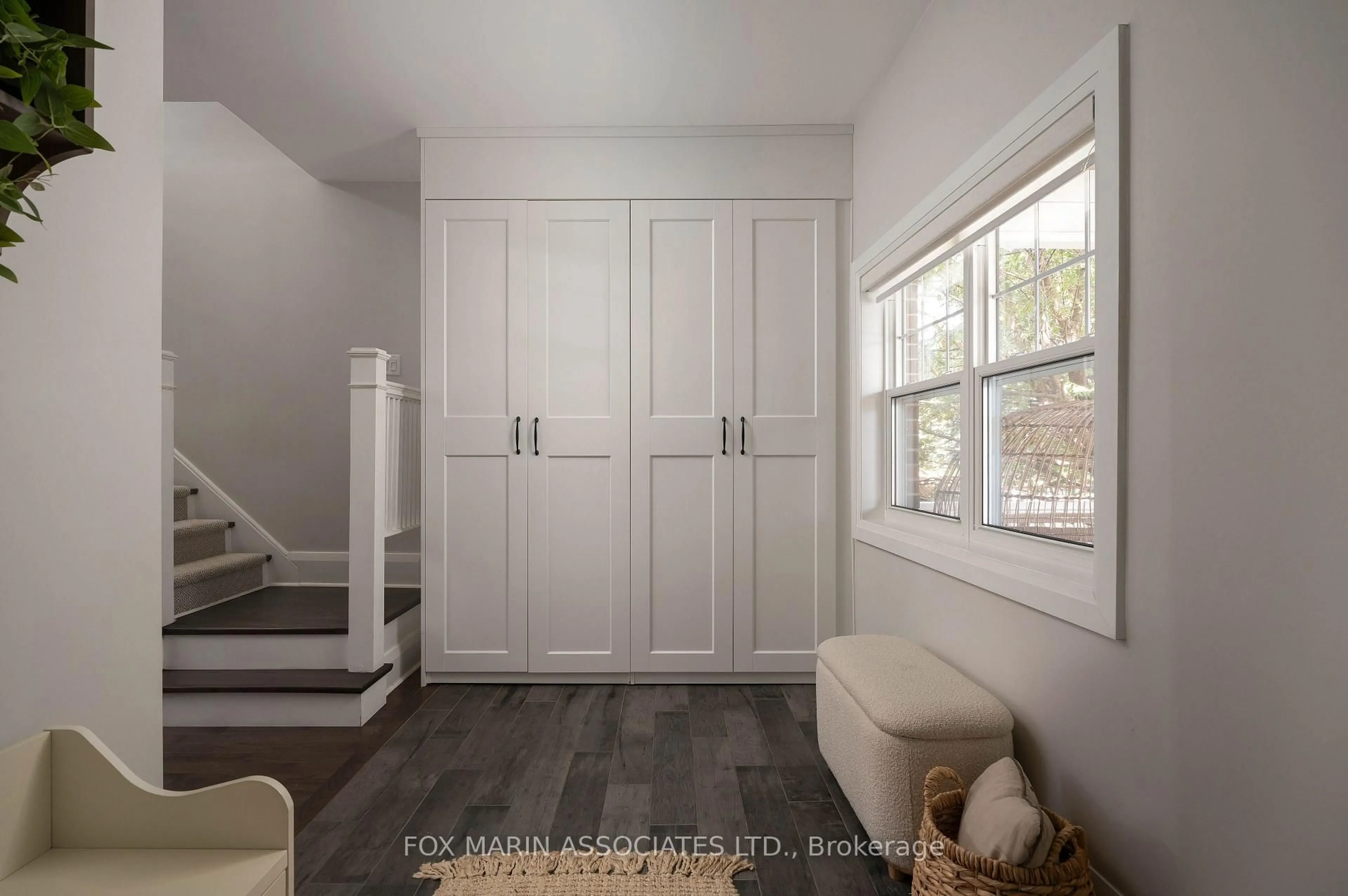 Indoor entryway for 148 Scarboro Cres, Toronto Ontario M1M 2J4