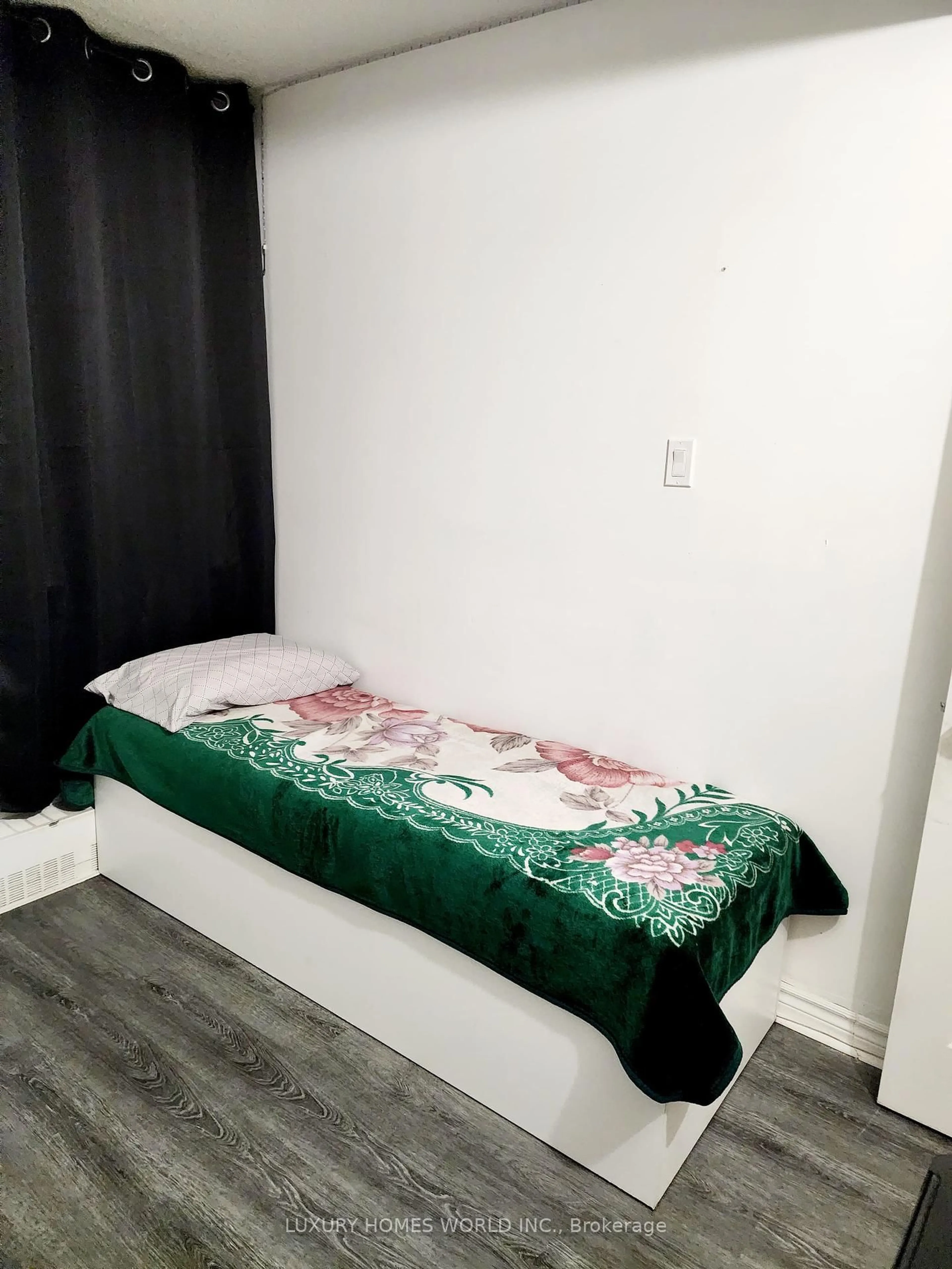 A pic of a room for 15 Torrance Rd #107, Toronto Ontario M1J 3K2