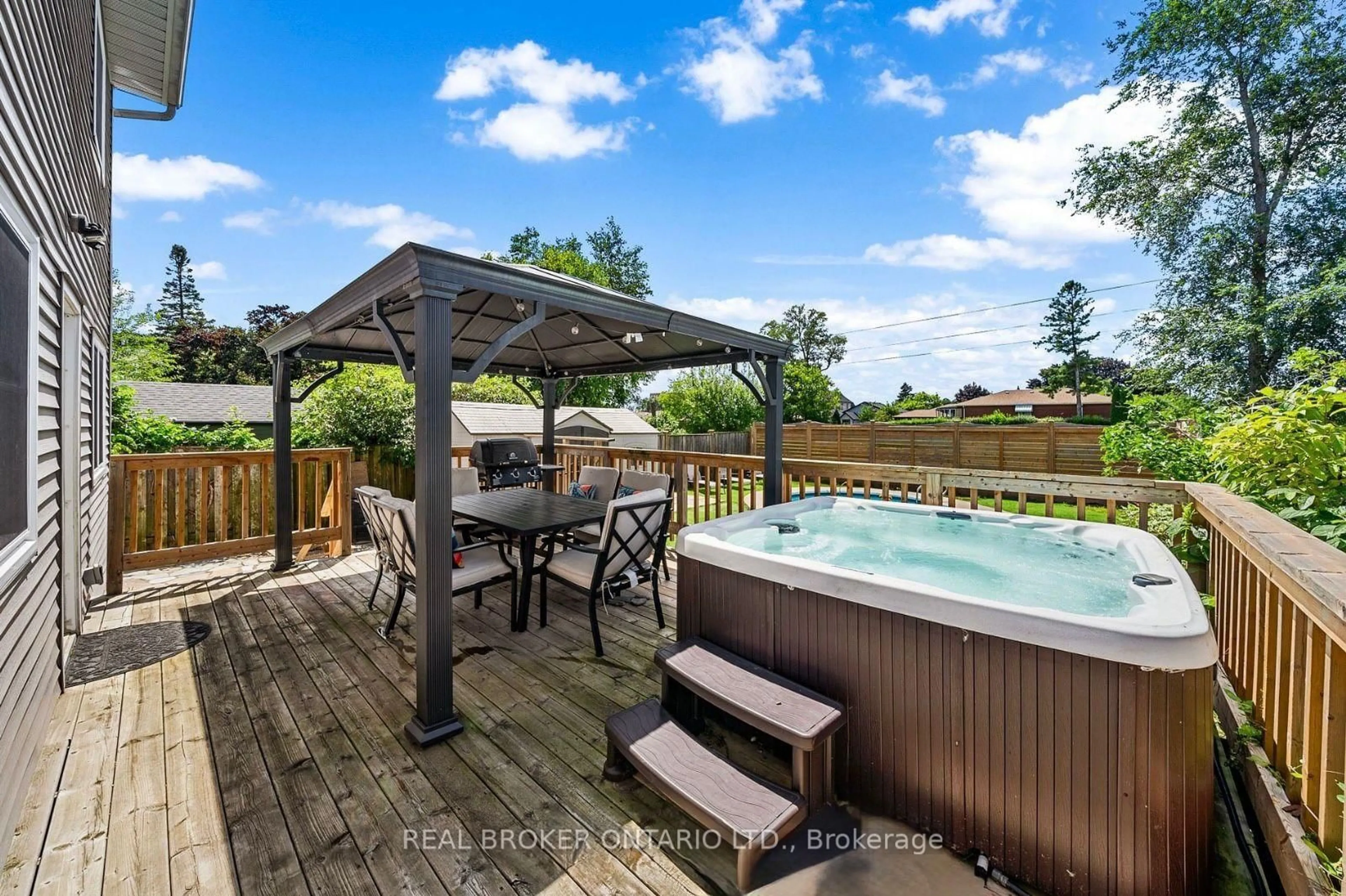 Patio, water/lake/river/ocean view for 54 Tower Dr, Toronto Ontario M1R 3N9