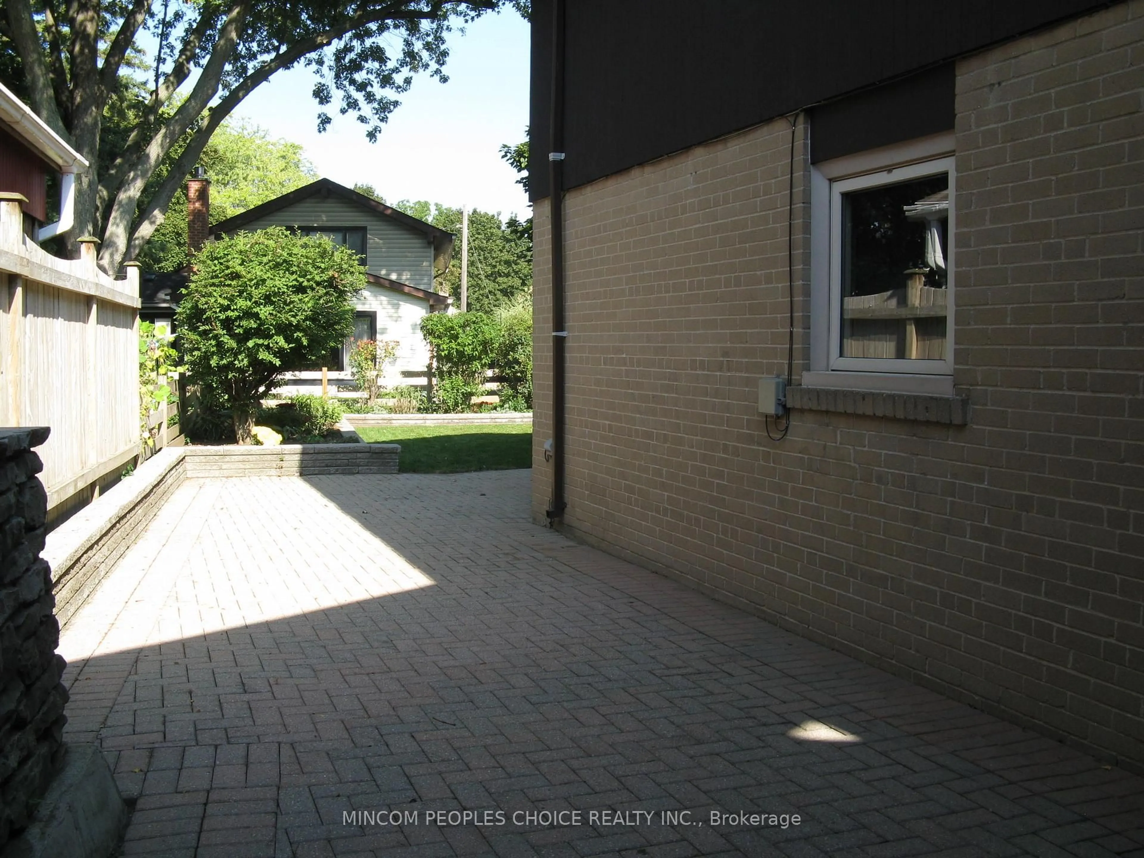 Patio, street for 12 Ladysbridge Dr, Toronto Ontario M1G 3H6