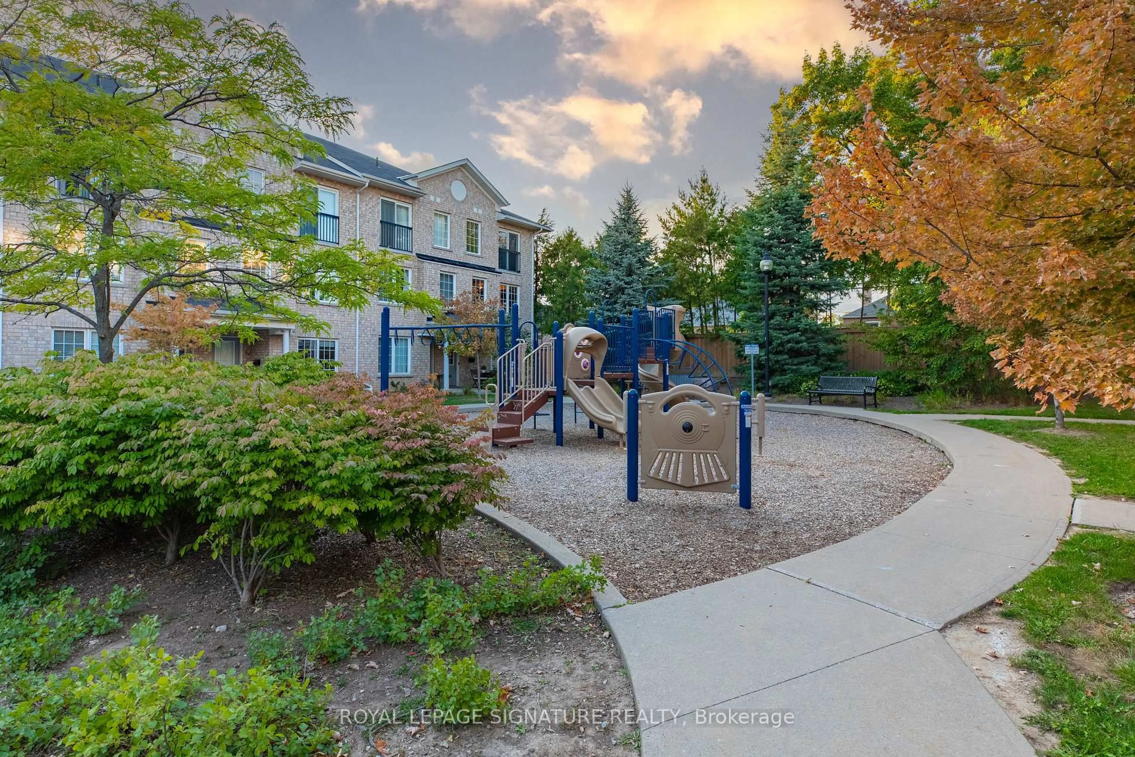 Unknown for 45 Strangford Lane #309, Toronto Ontario M1L 0E5
