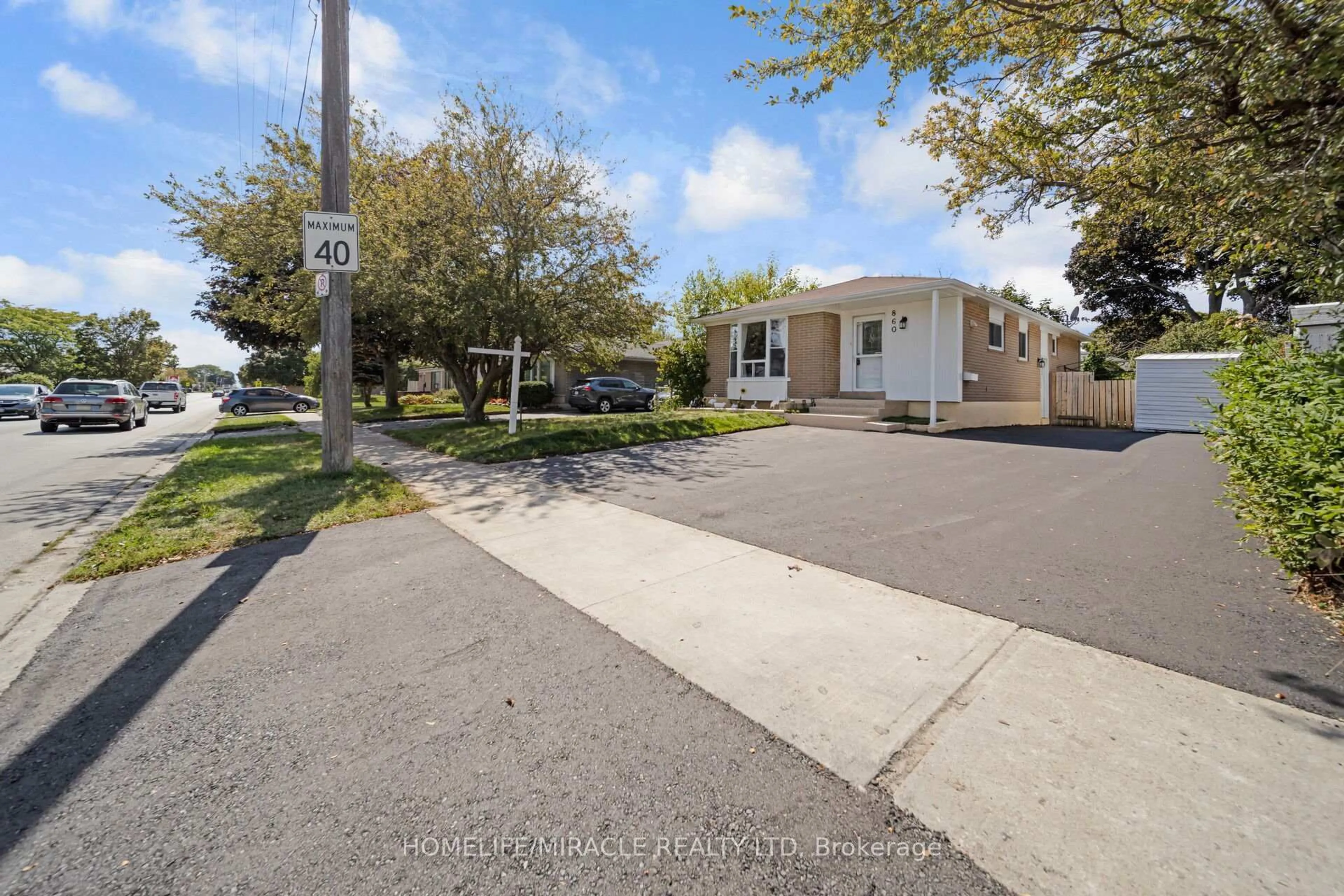 A pic from outside/outdoor area/front of a property/back of a property/a pic from drone, street for 860 Liverpool Rd, Pickering Ontario L1W 1S4