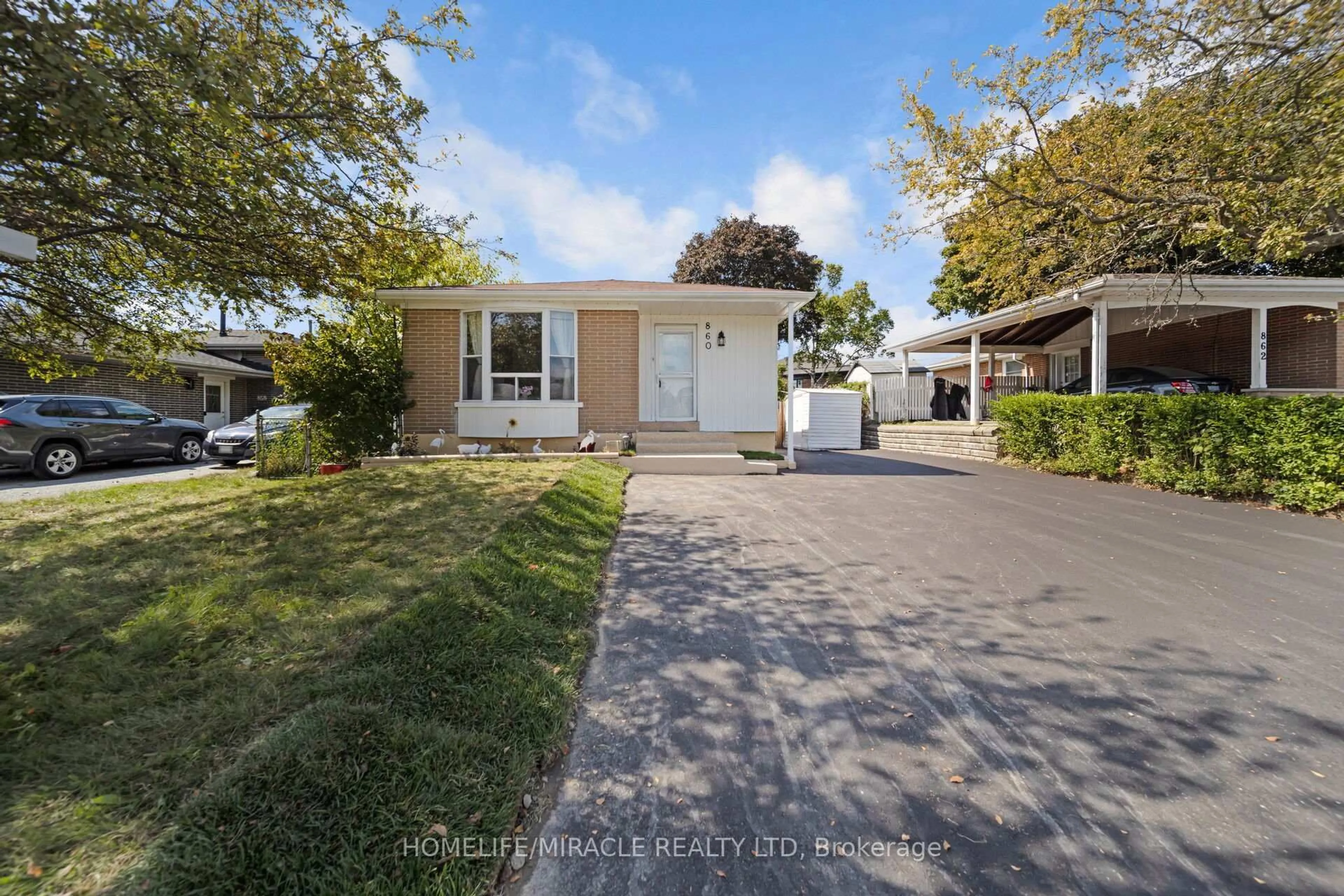 A pic from outside/outdoor area/front of a property/back of a property/a pic from drone, street for 860 Liverpool Rd, Pickering Ontario L1W 1S4