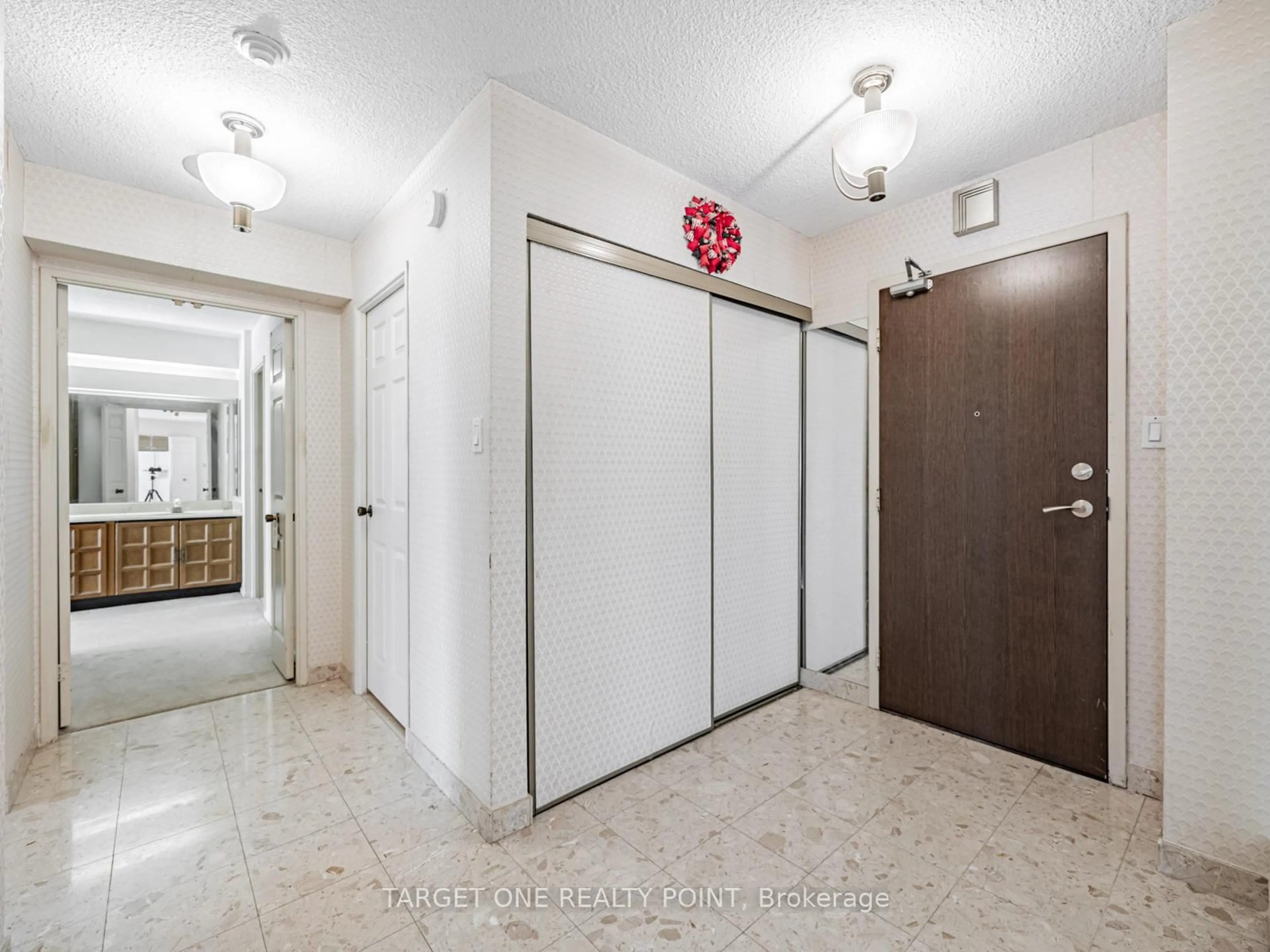 Indoor foyer for 2350 Bridletowne Circ #1007, Toronto Ontario M1W 3E6