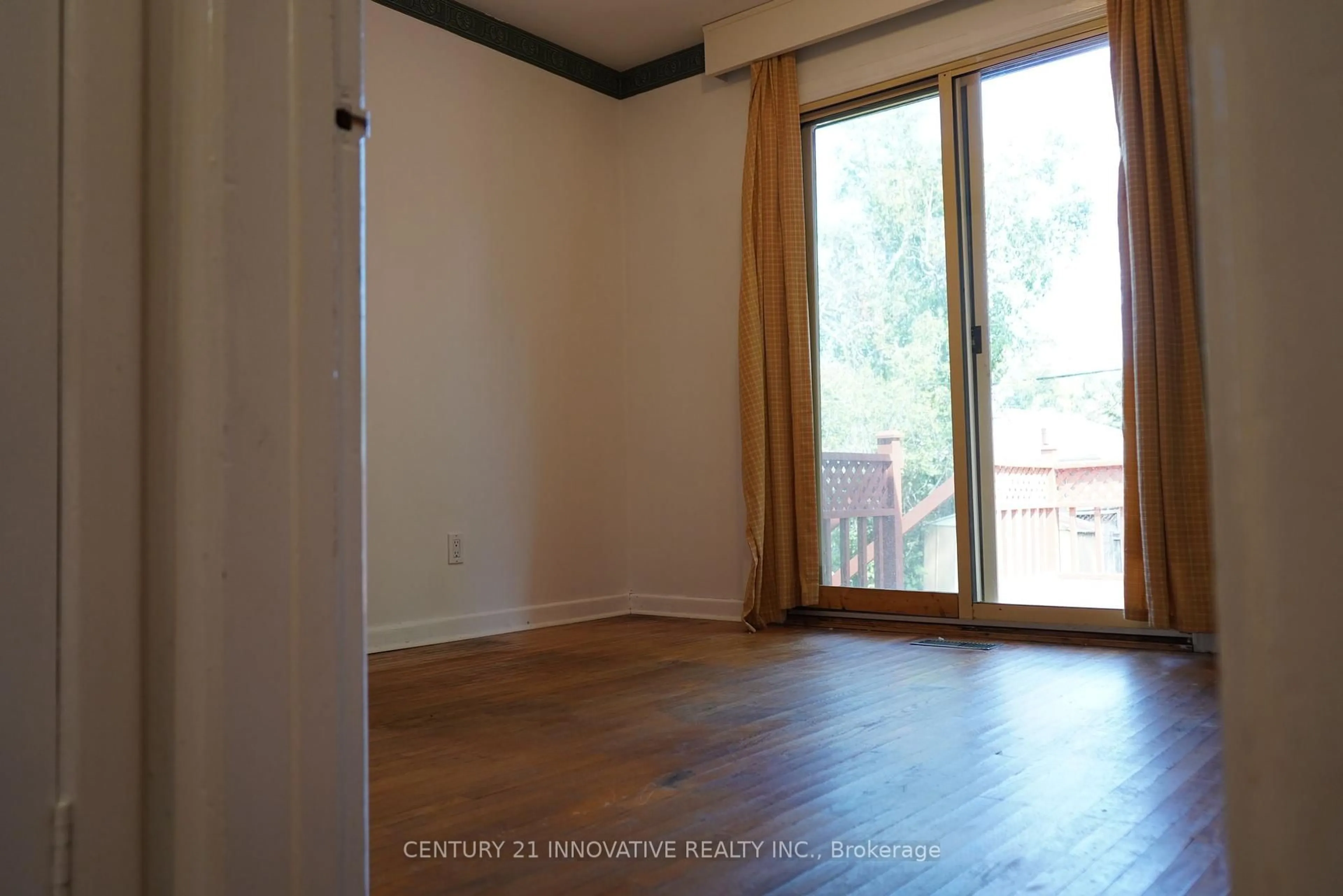 A pic of a room for 3 Holton Rd, Toronto Ontario M1G 1E7