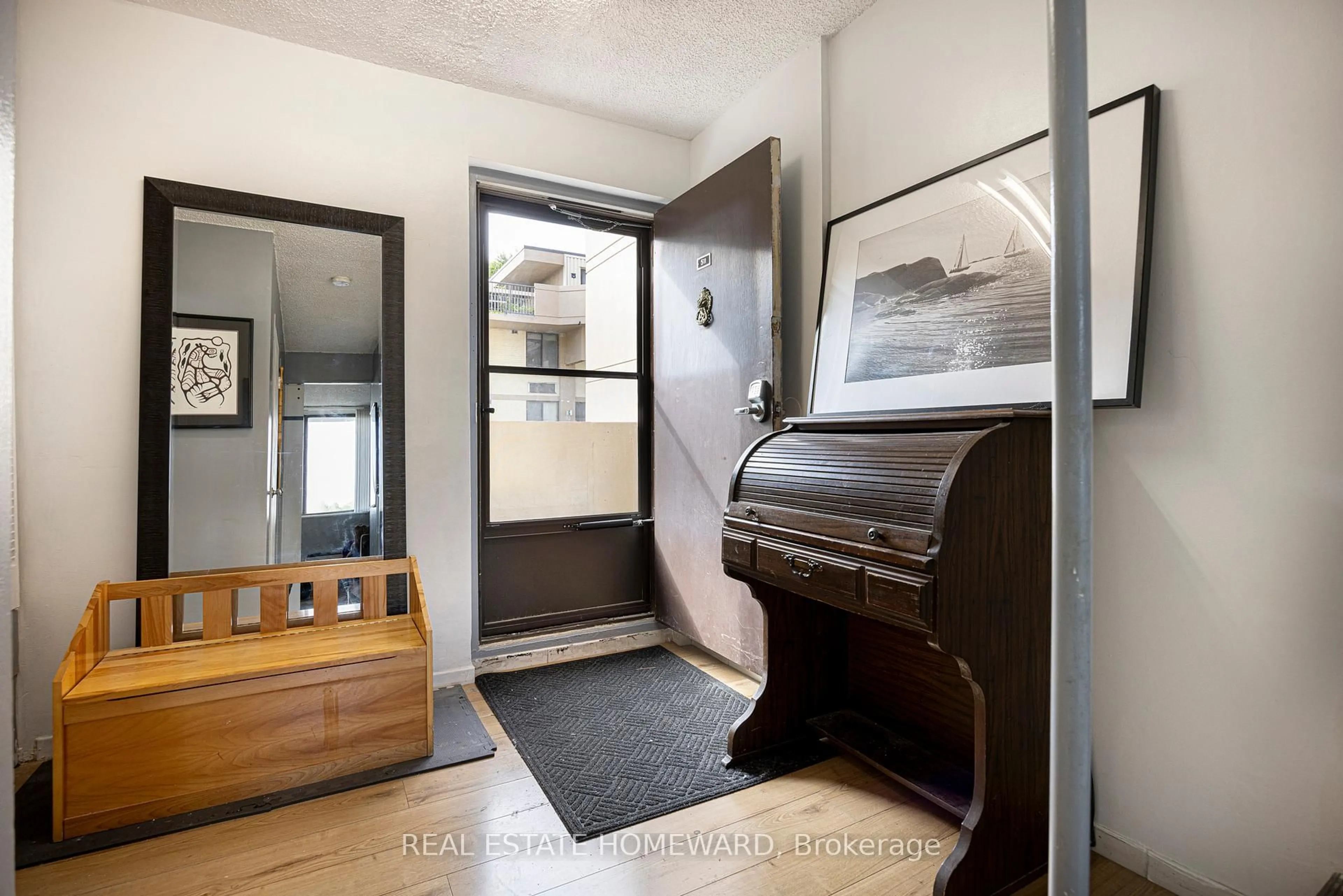 Indoor entryway for 665 Kennedy Rd #511, Toronto Ontario M1K 5E2