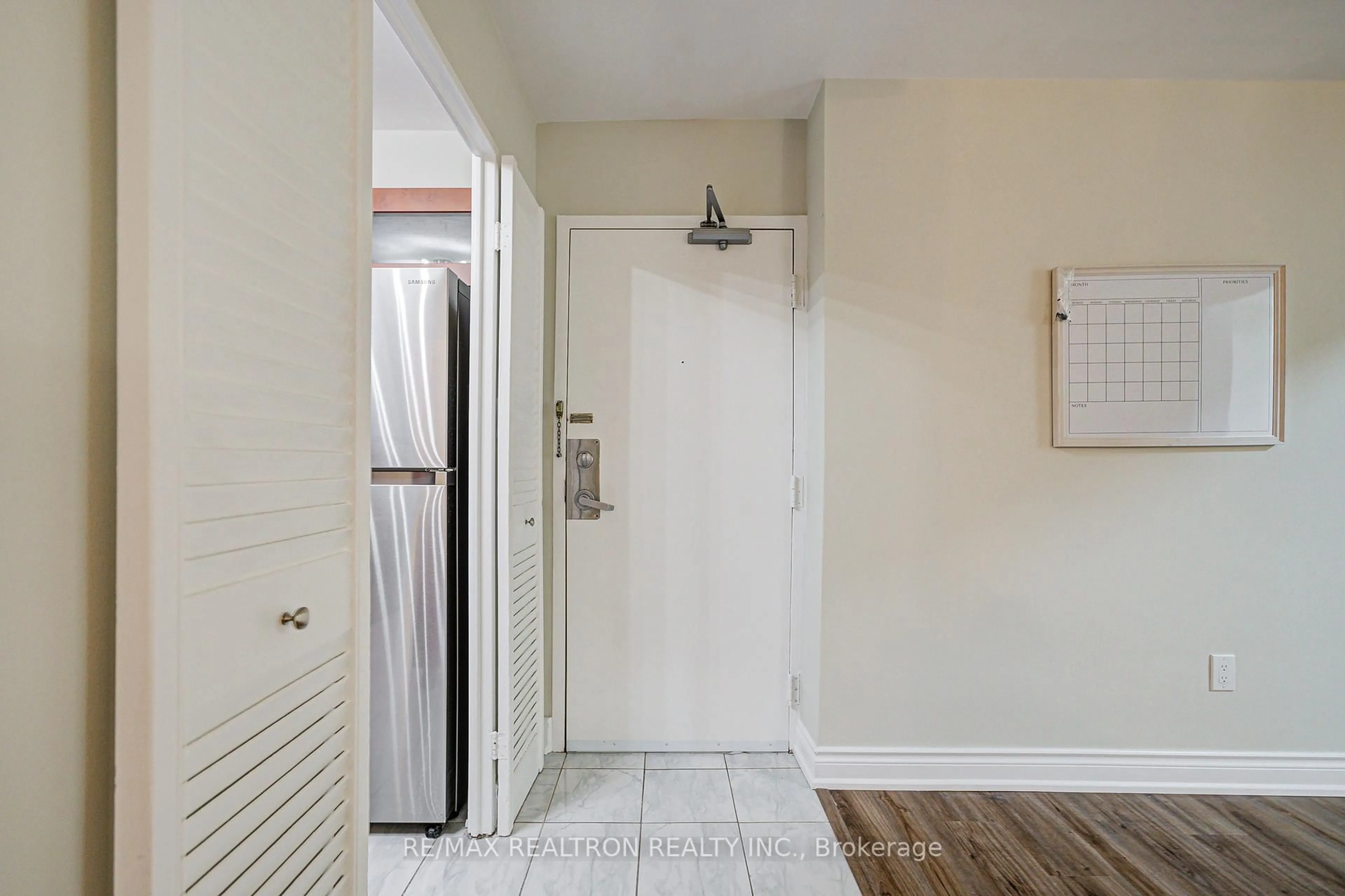 Indoor entryway for 1 Massey Sq #1506, Toronto Ontario M4C 5L4
