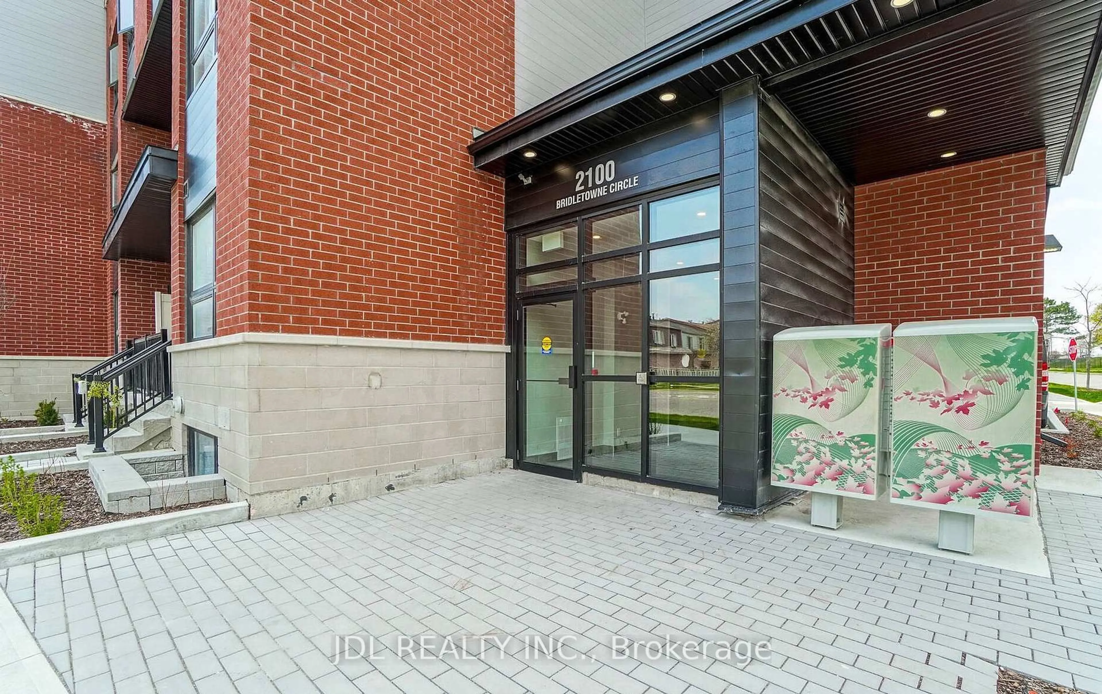 Indoor foyer for 2100 Bridletowne Circ #327, Toronto Ontario M1W 2L1