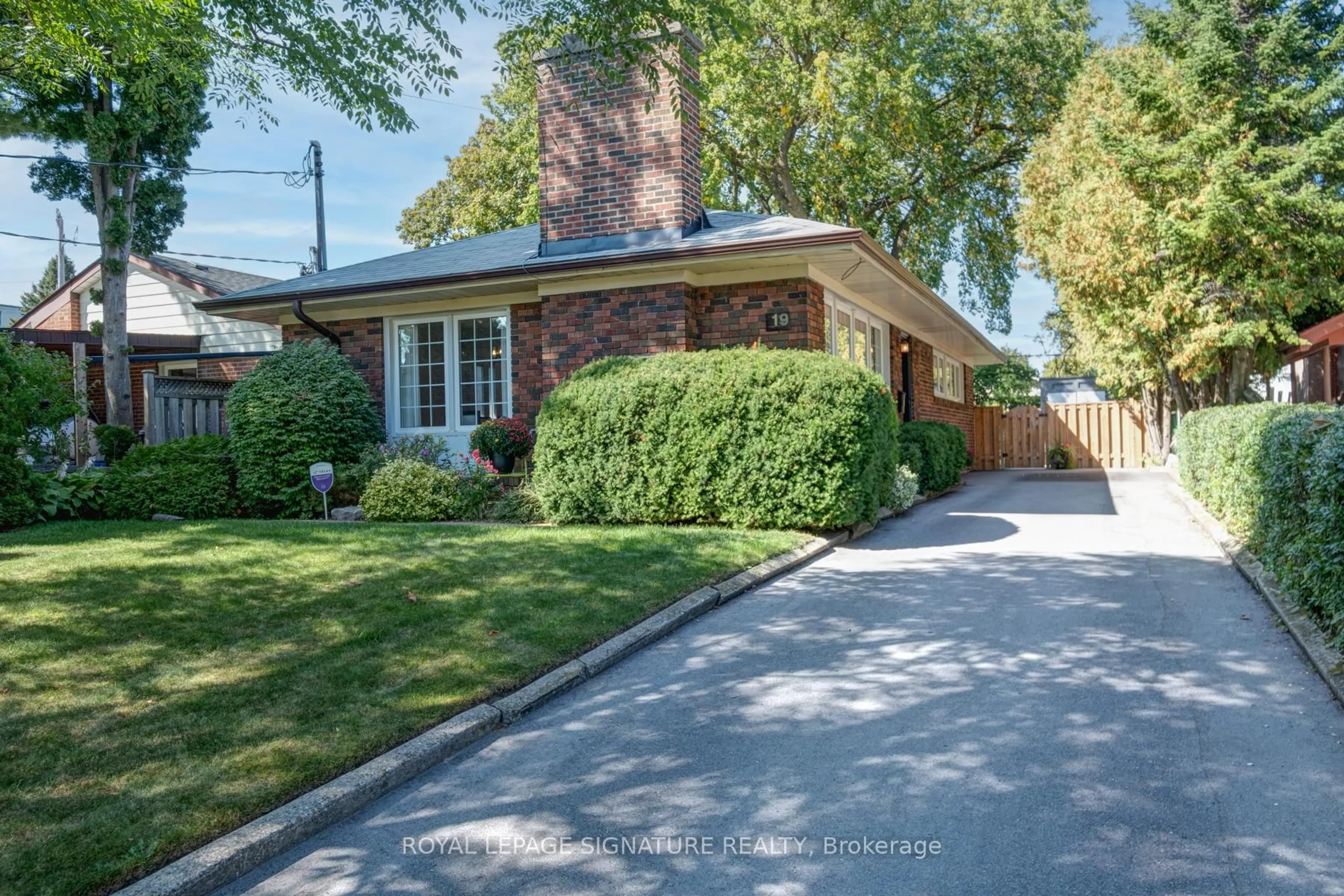 Home with brick exterior material, street for 19 Oakworth Cres, Toronto Ontario M1K 3T7
