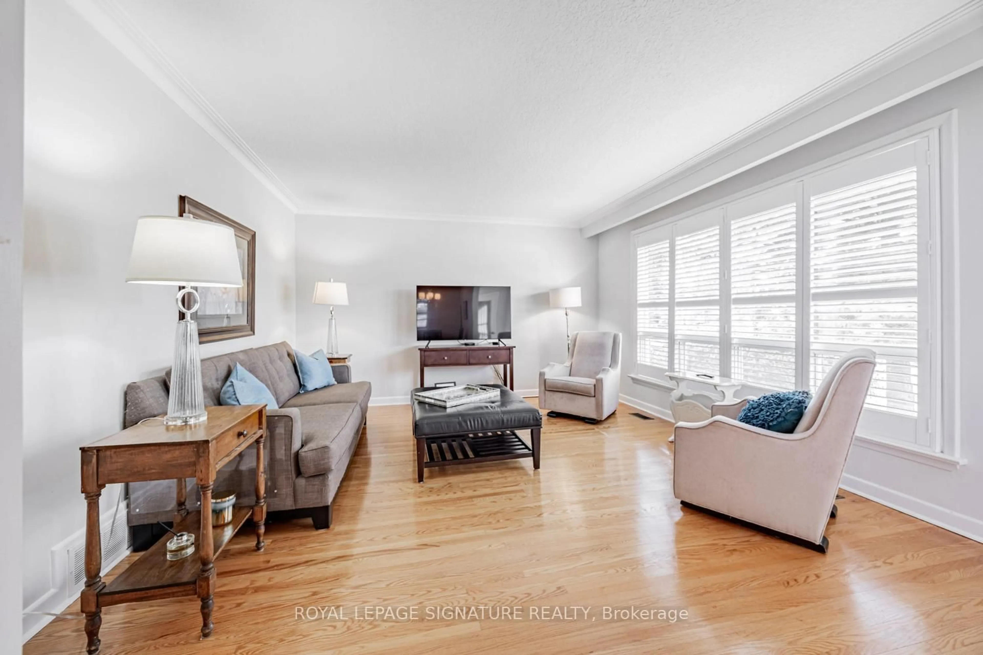 Living room with furniture, unknown for 19 Brian Ave, Toronto Ontario M1R 3J1