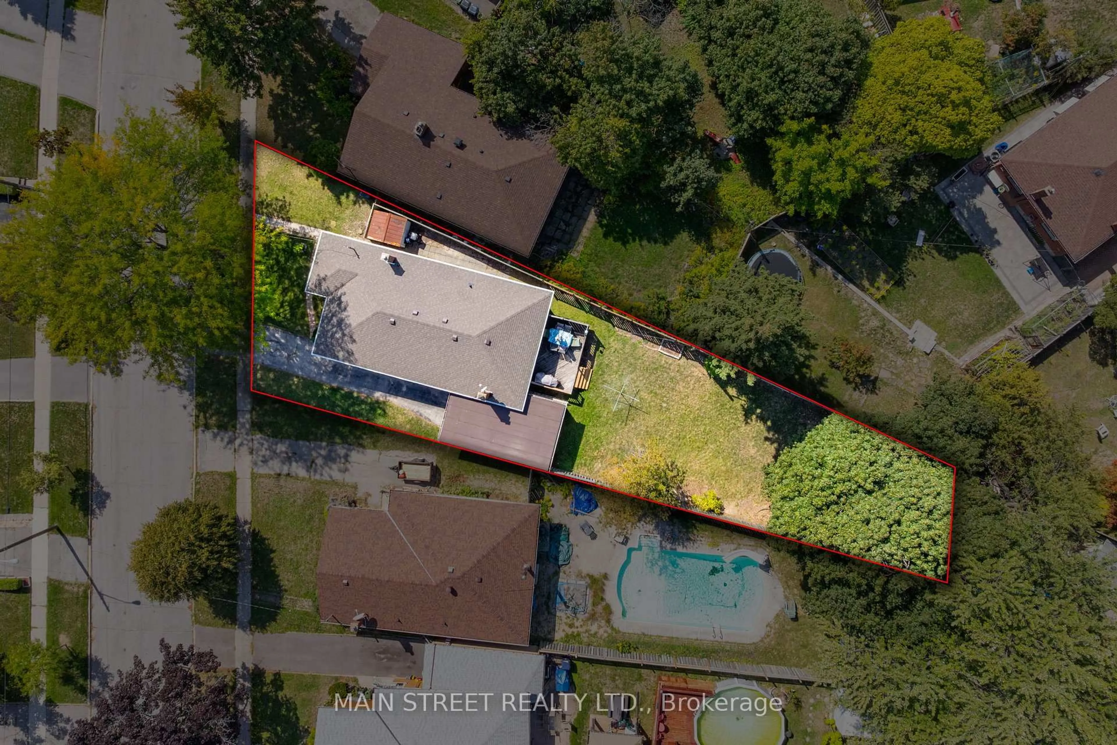 A pic from outside/outdoor area/front of a property/back of a property/a pic from drone, street for 46 Jarwick Dr, Toronto Ontario M1H 2H3