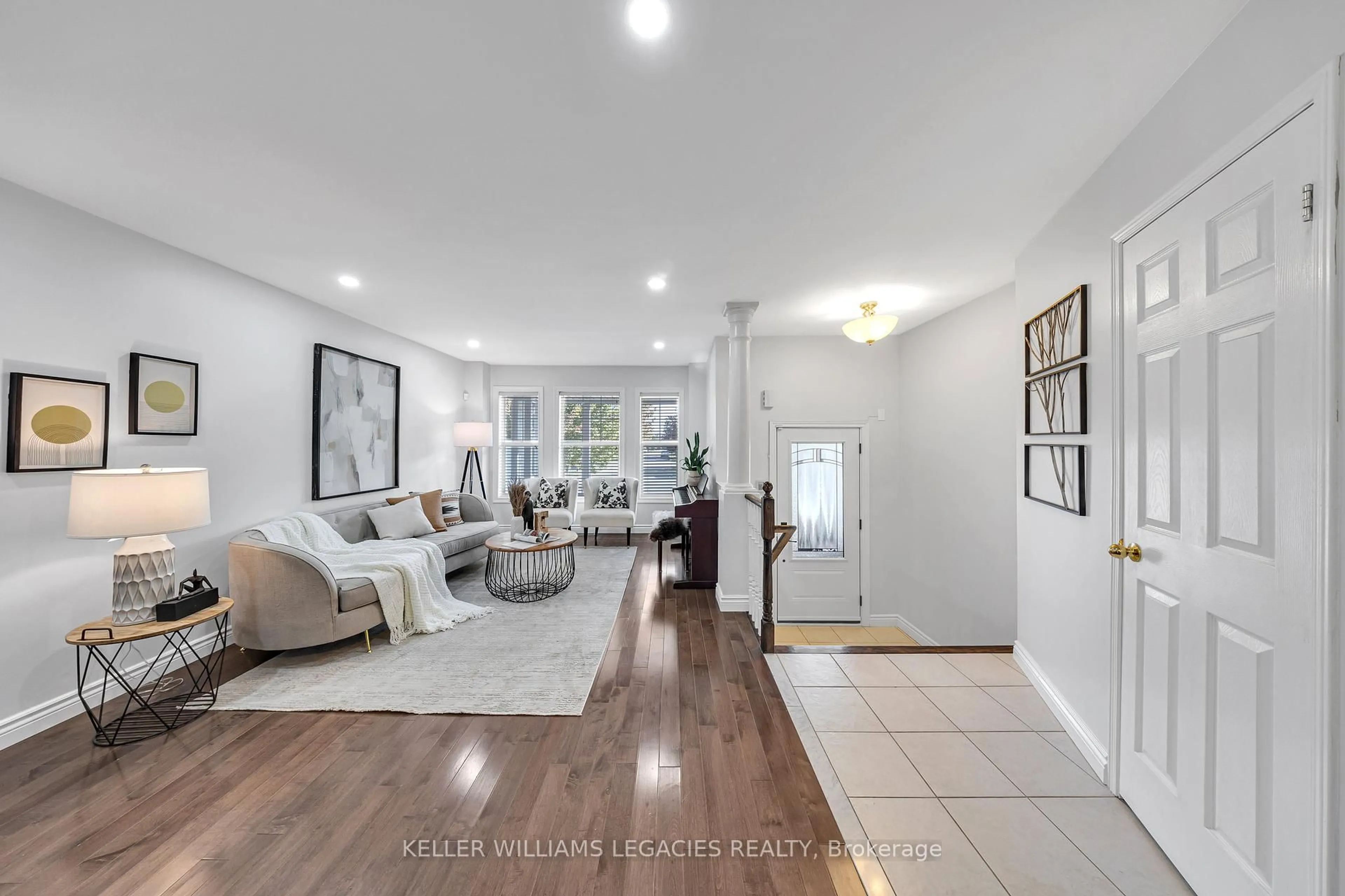 Indoor entryway for 60 Port Union Rd, Toronto Ontario M1C 5K5