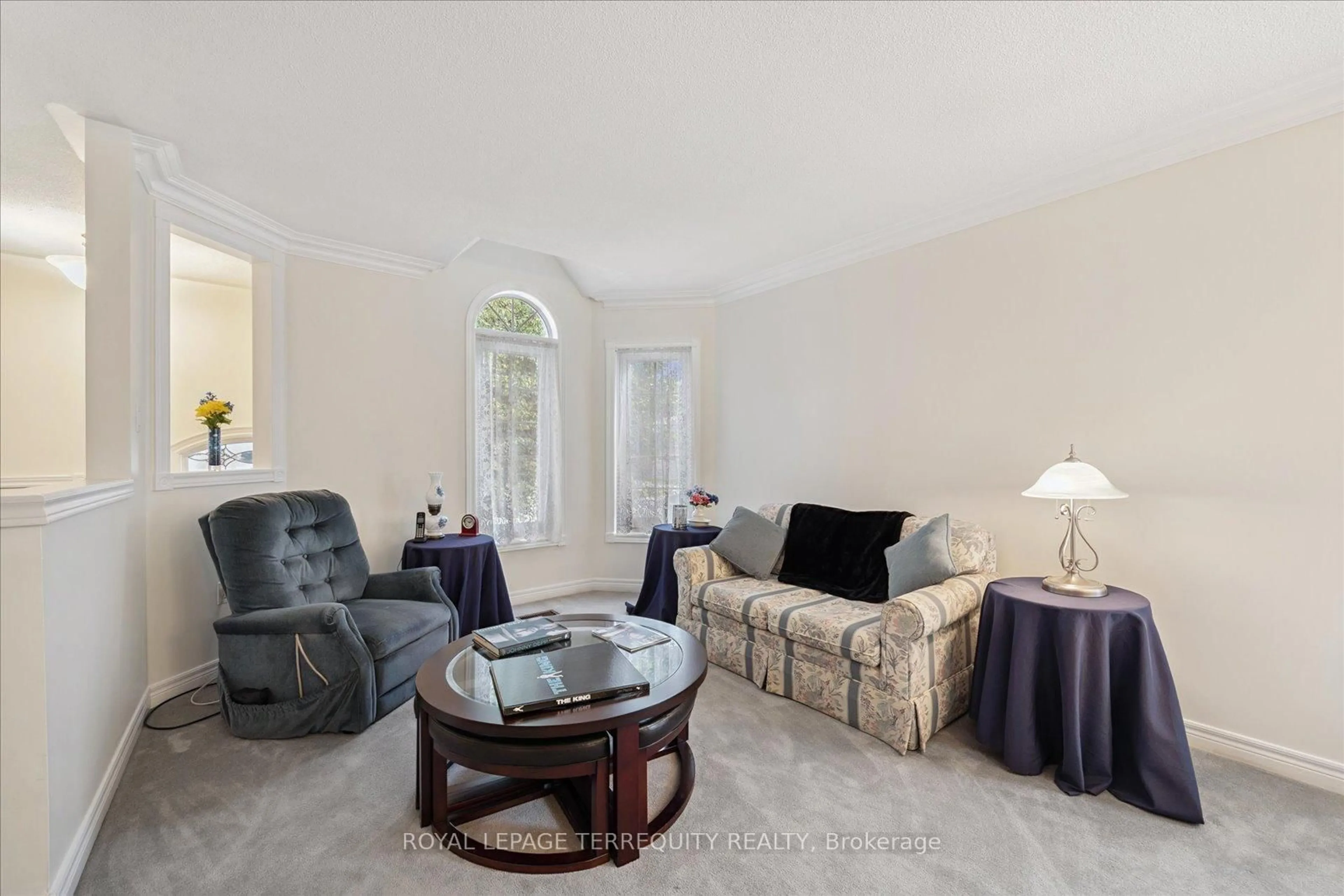 Living room with furniture, carpet floor for 15 Waring Ave, Whitby Ontario L1M 1G4