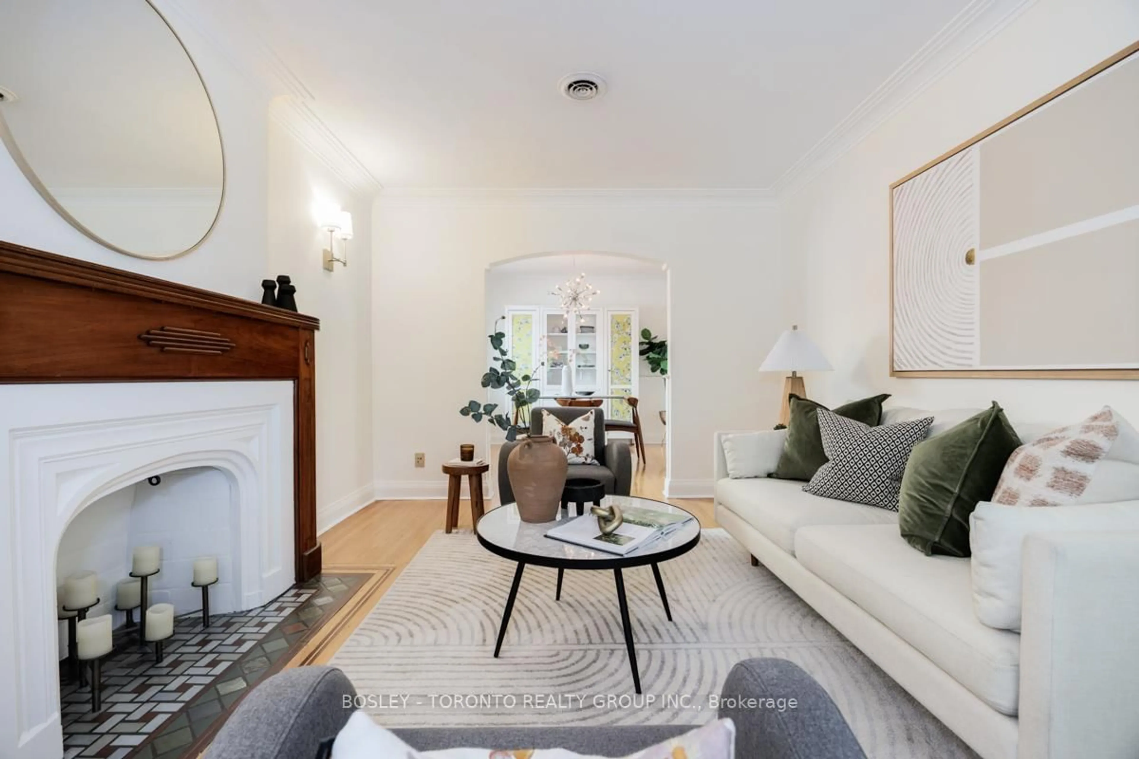 Living room with furniture, unknown for 7 Crestland Ave, Toronto Ontario M4C 3K9