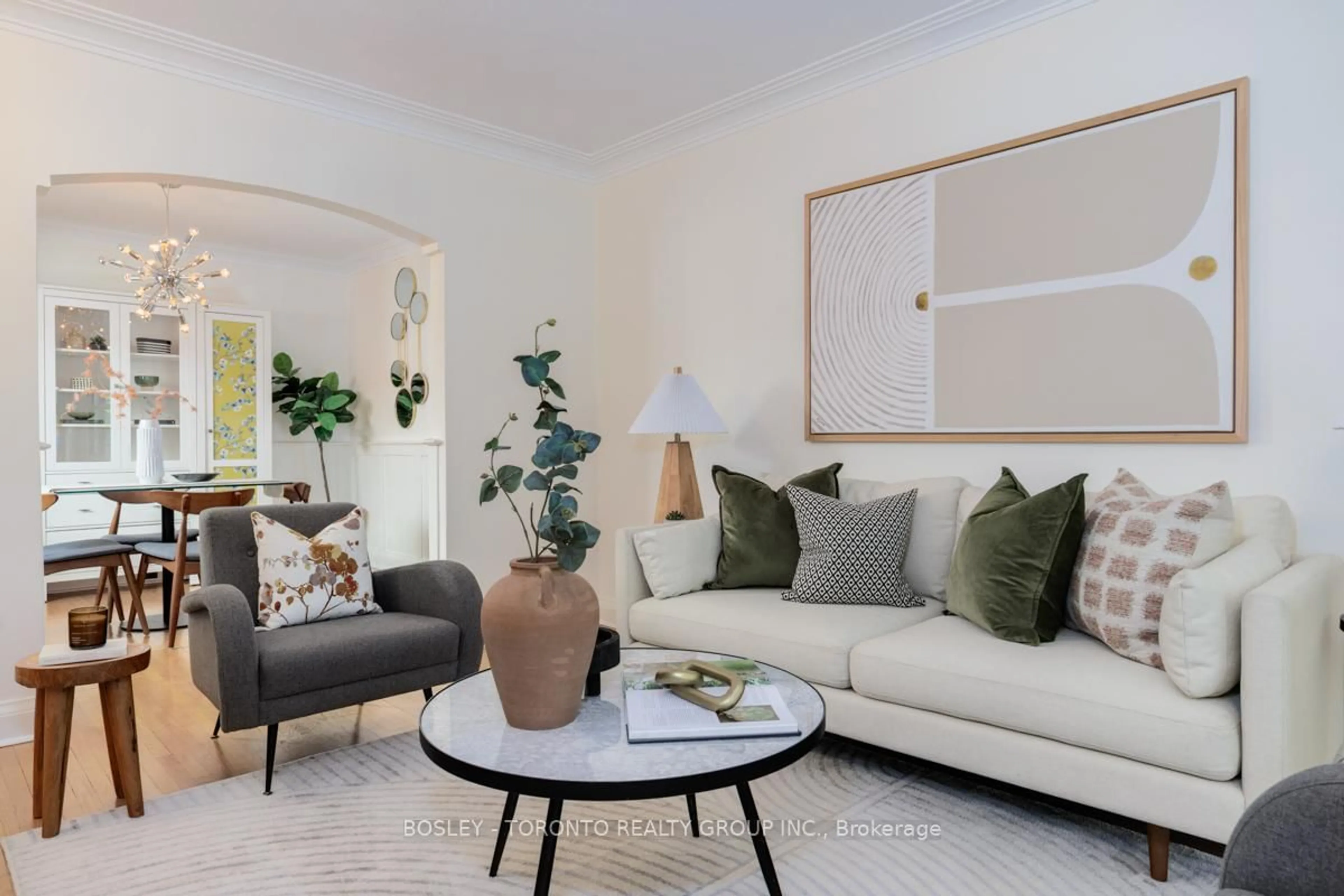 Living room with furniture, unknown for 7 Crestland Ave, Toronto Ontario M4C 3K9