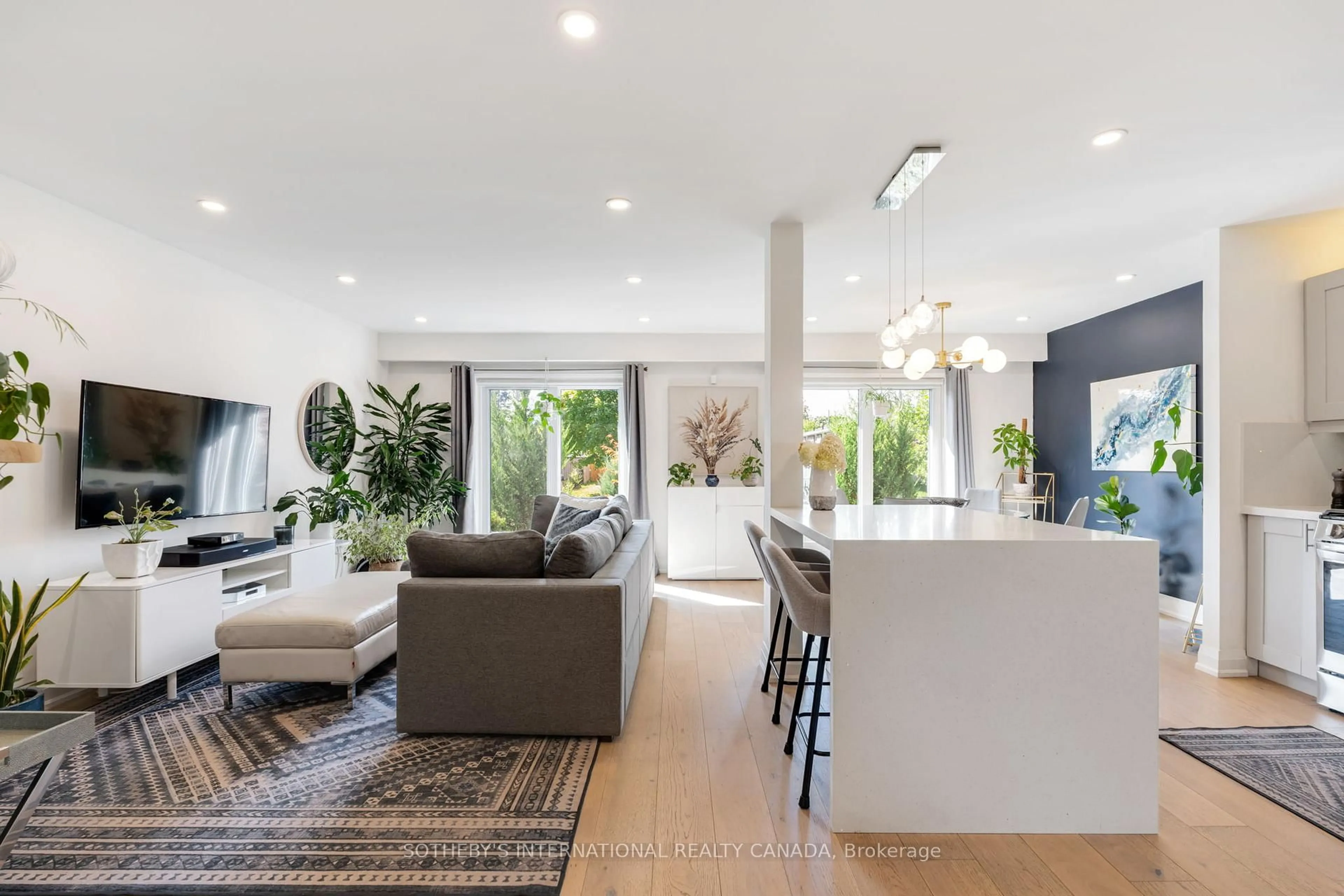 Unknown for 902 Vistula Dr, Pickering Ontario L1W 2L5