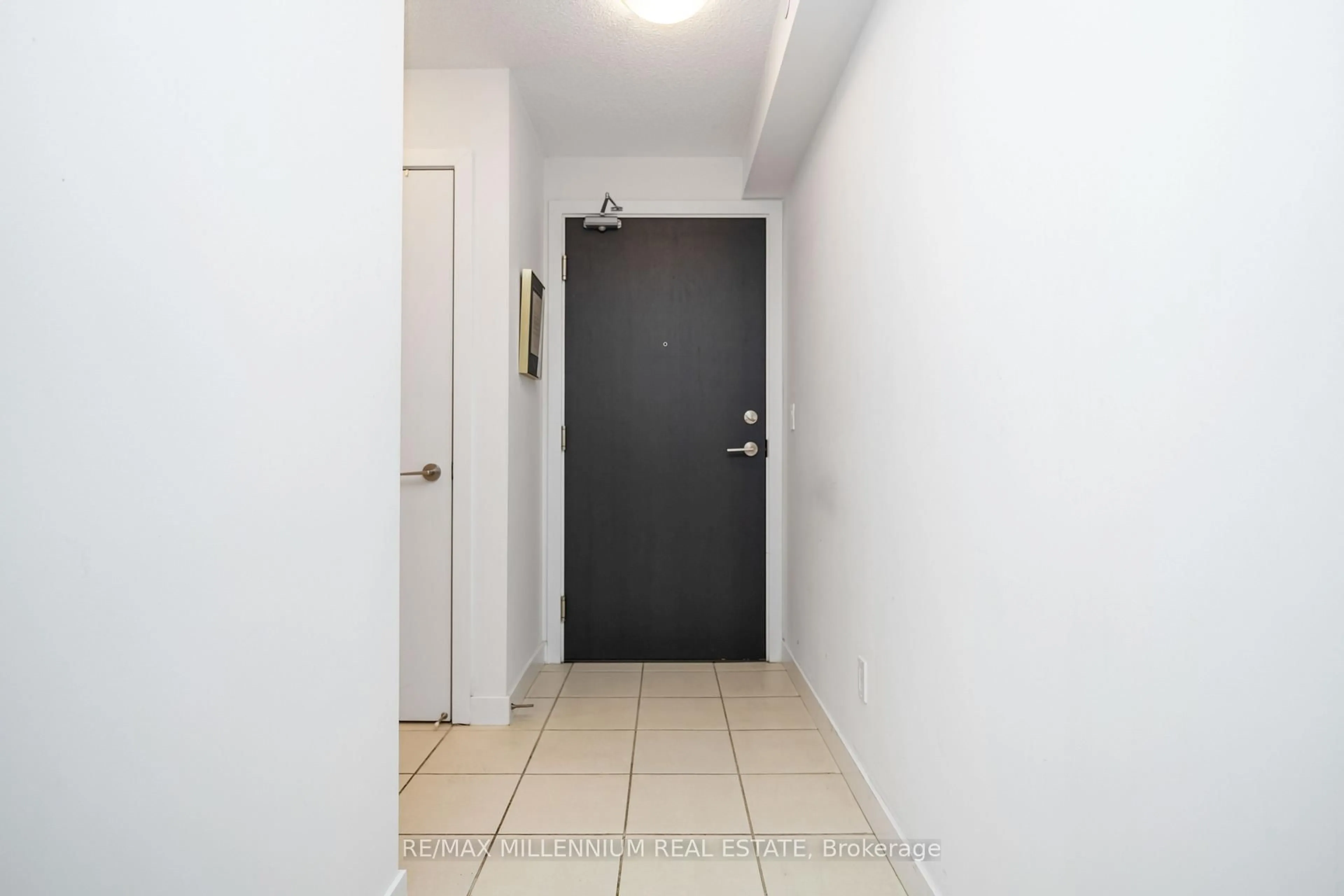 Indoor entryway for 8 Trent Ave #407, Toronto Ontario M4C 0A6