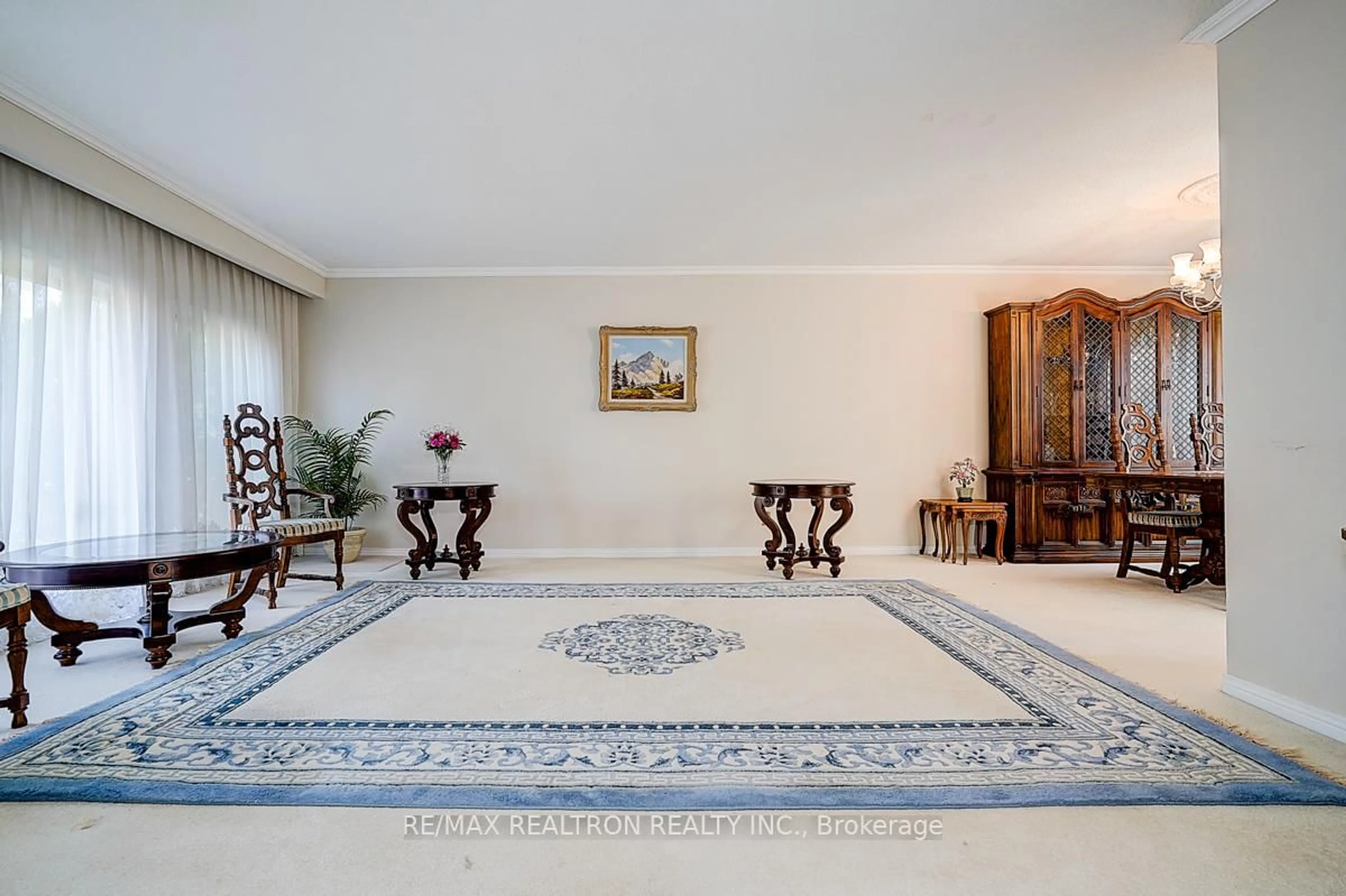 Indoor foyer for 9 Eastlea Cres, Toronto Ontario M1T 3A5