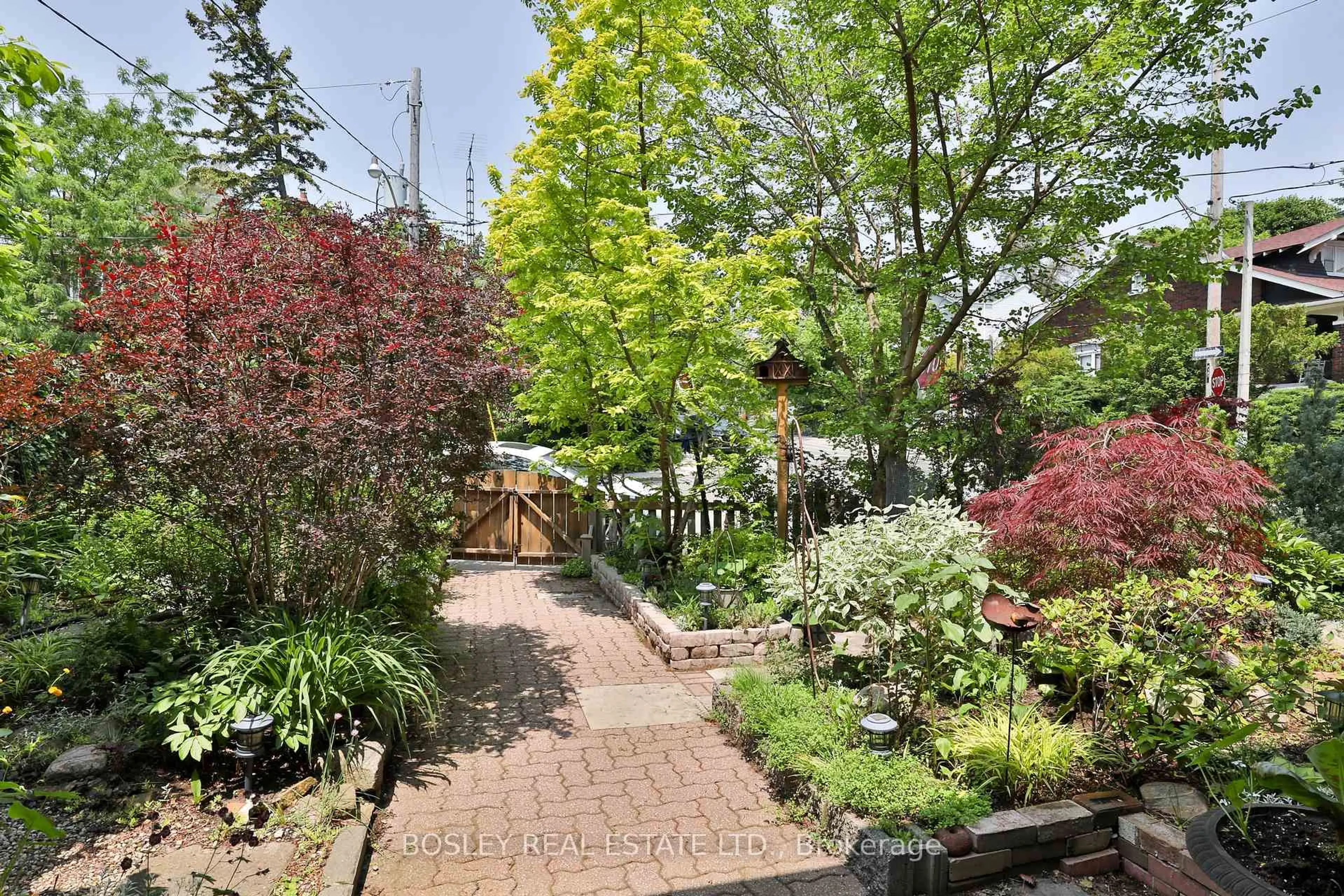Patio, street for 14 Beach View Cres, Toronto Ontario M4E 2L5