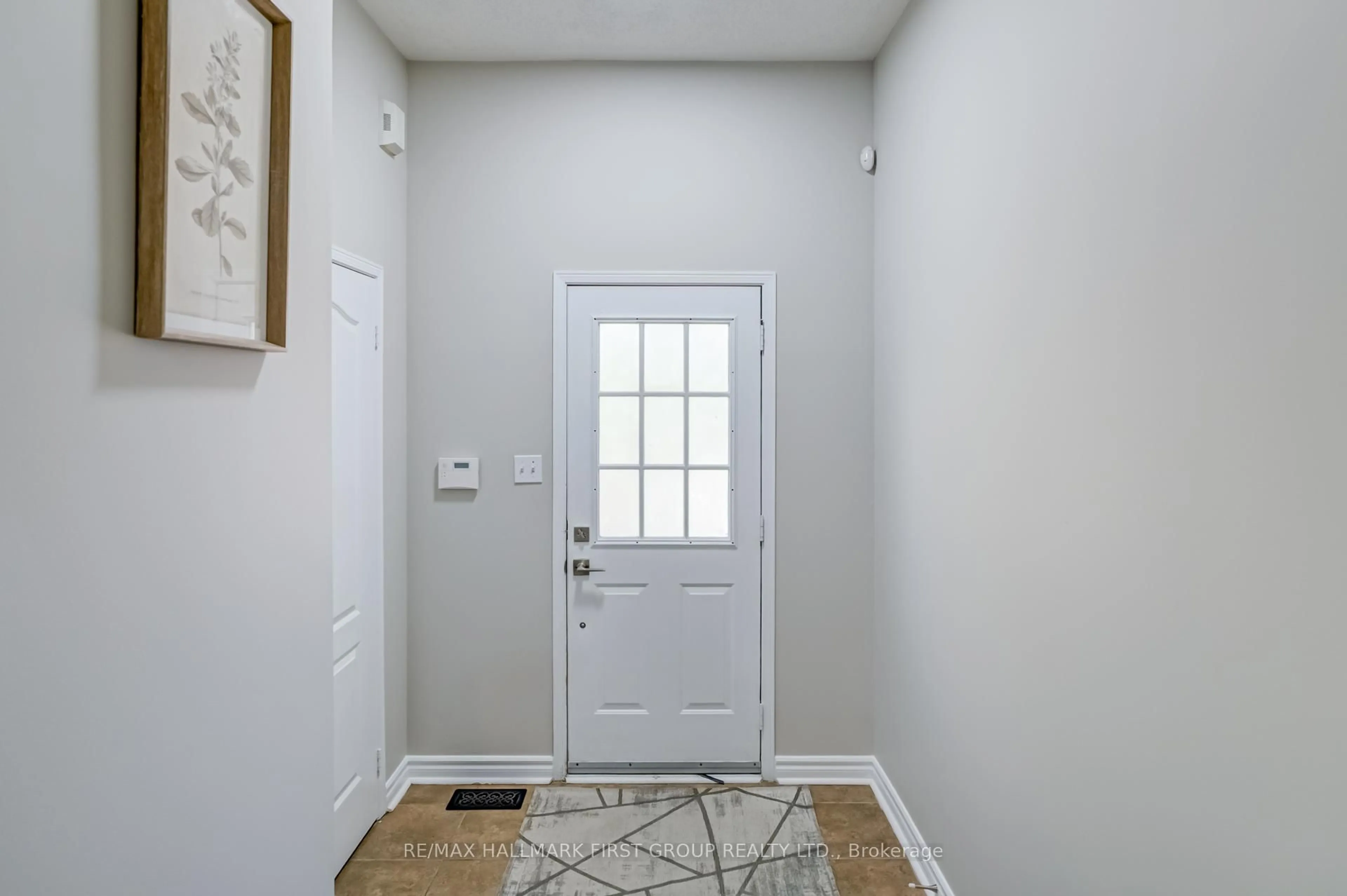 Indoor entryway for 109 Telegraph Dr, Whitby Ontario L1P 1S4