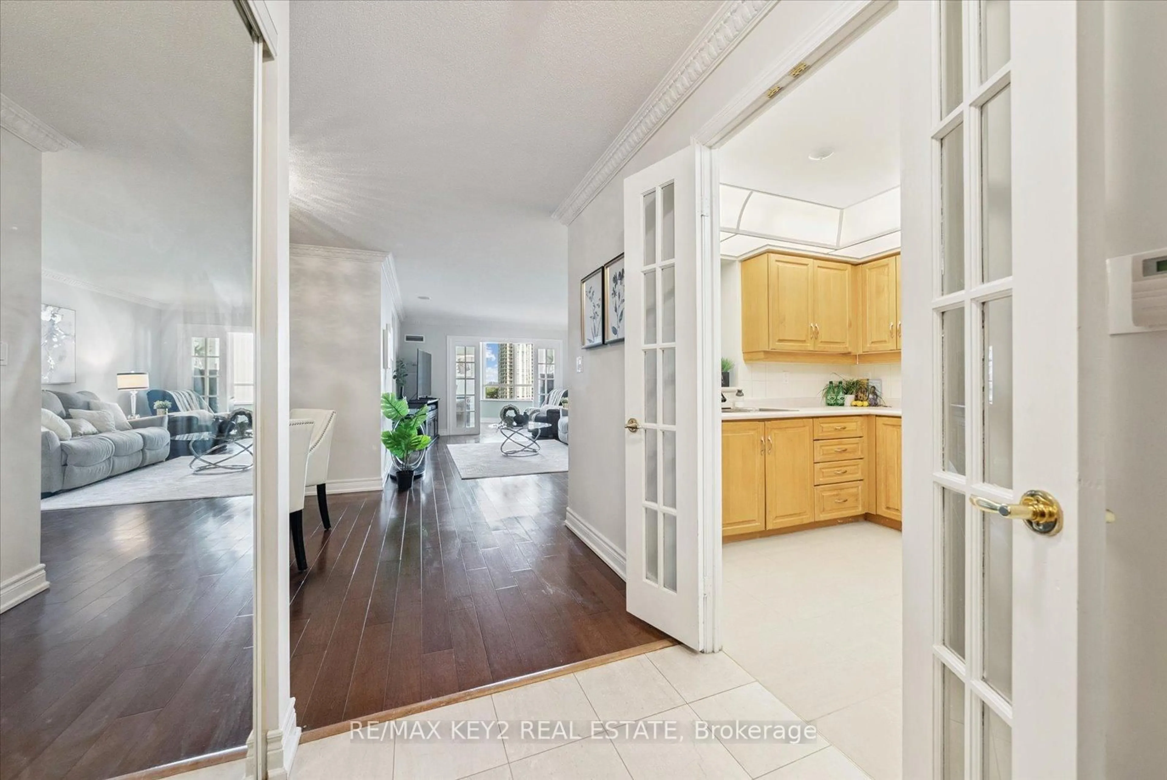 Indoor entryway for 138 Bonis Ave #1116, Toronto Ontario M1T 3V9