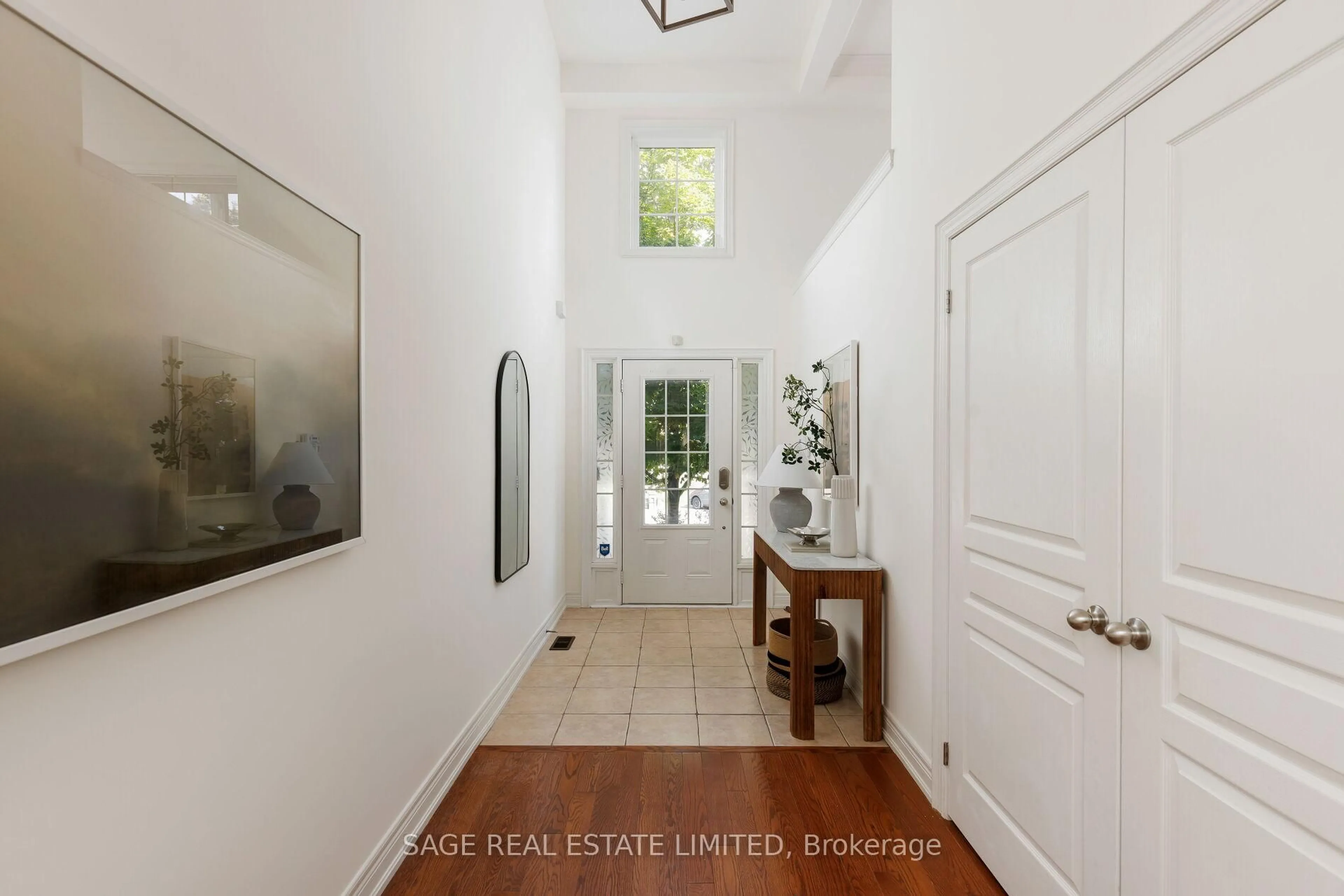 Indoor entryway for 53E Dentonia Park Ave, Toronto Ontario M4C 0A4