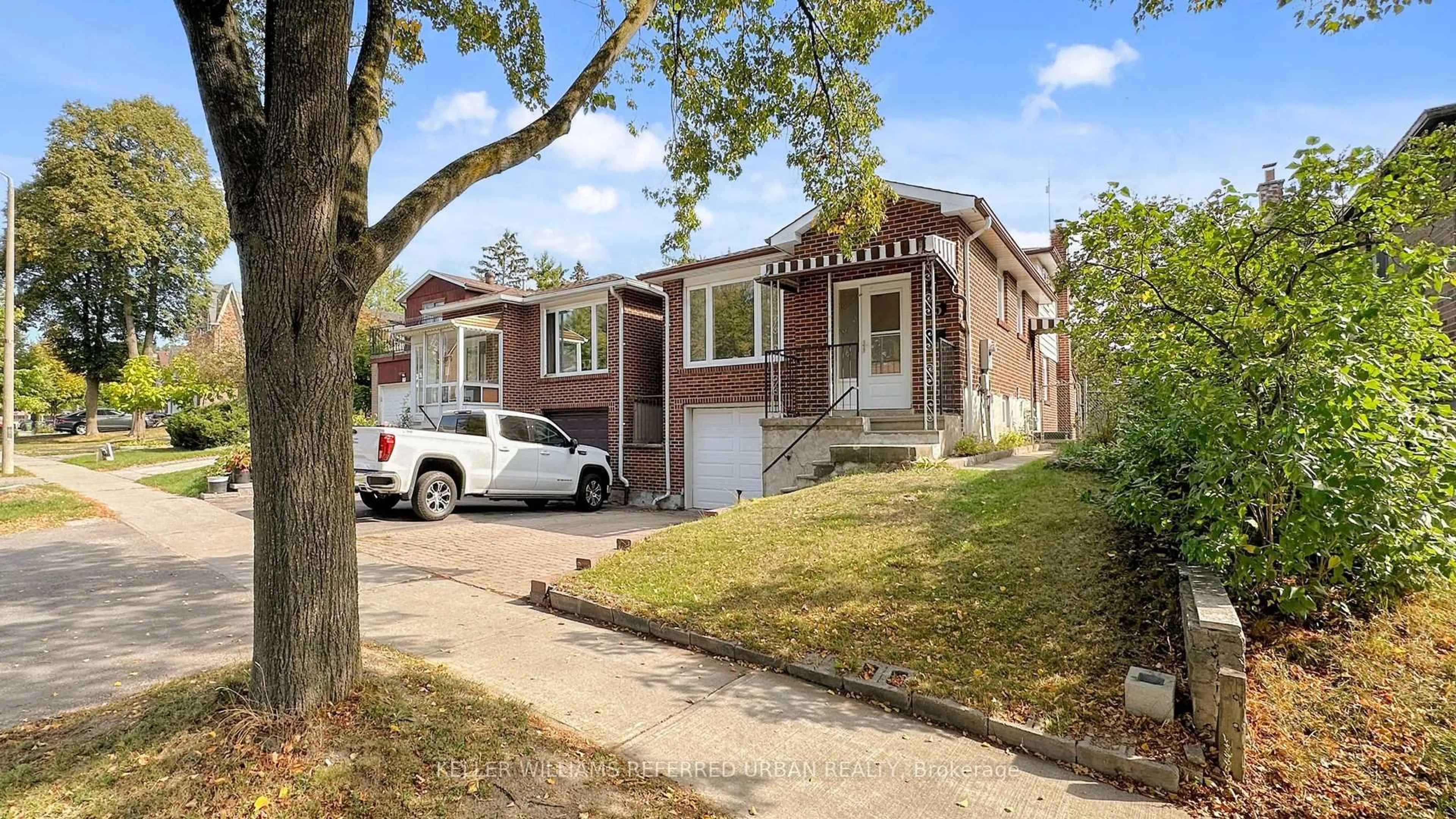 Home with brick exterior material, street for 15 Thistlewaite Cres, Toronto Ontario M1S 3Y8