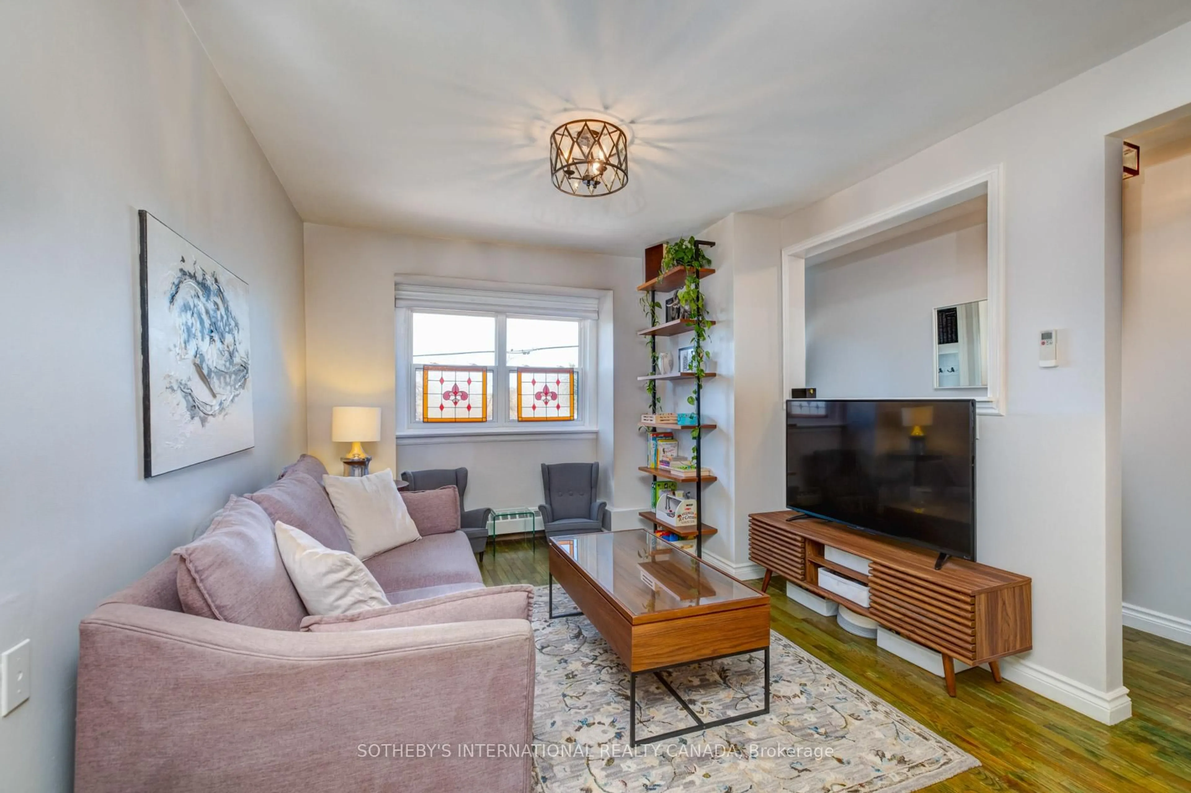 Living room with furniture, unknown for 69 Maybourne Ave, Toronto Ontario M1L 2W1