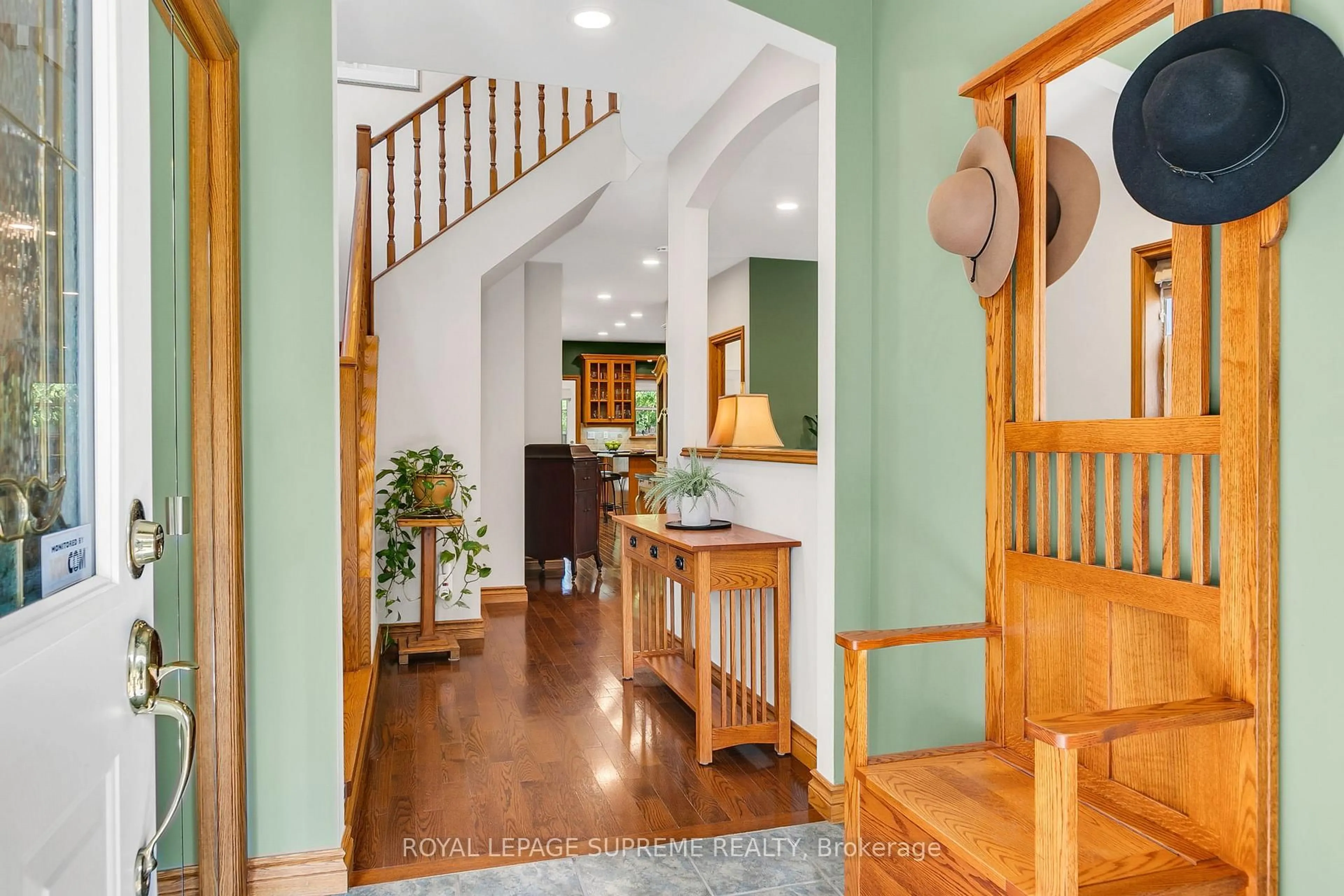 Indoor entryway for 6 Kecala Rd, Toronto Ontario M1P 1K4