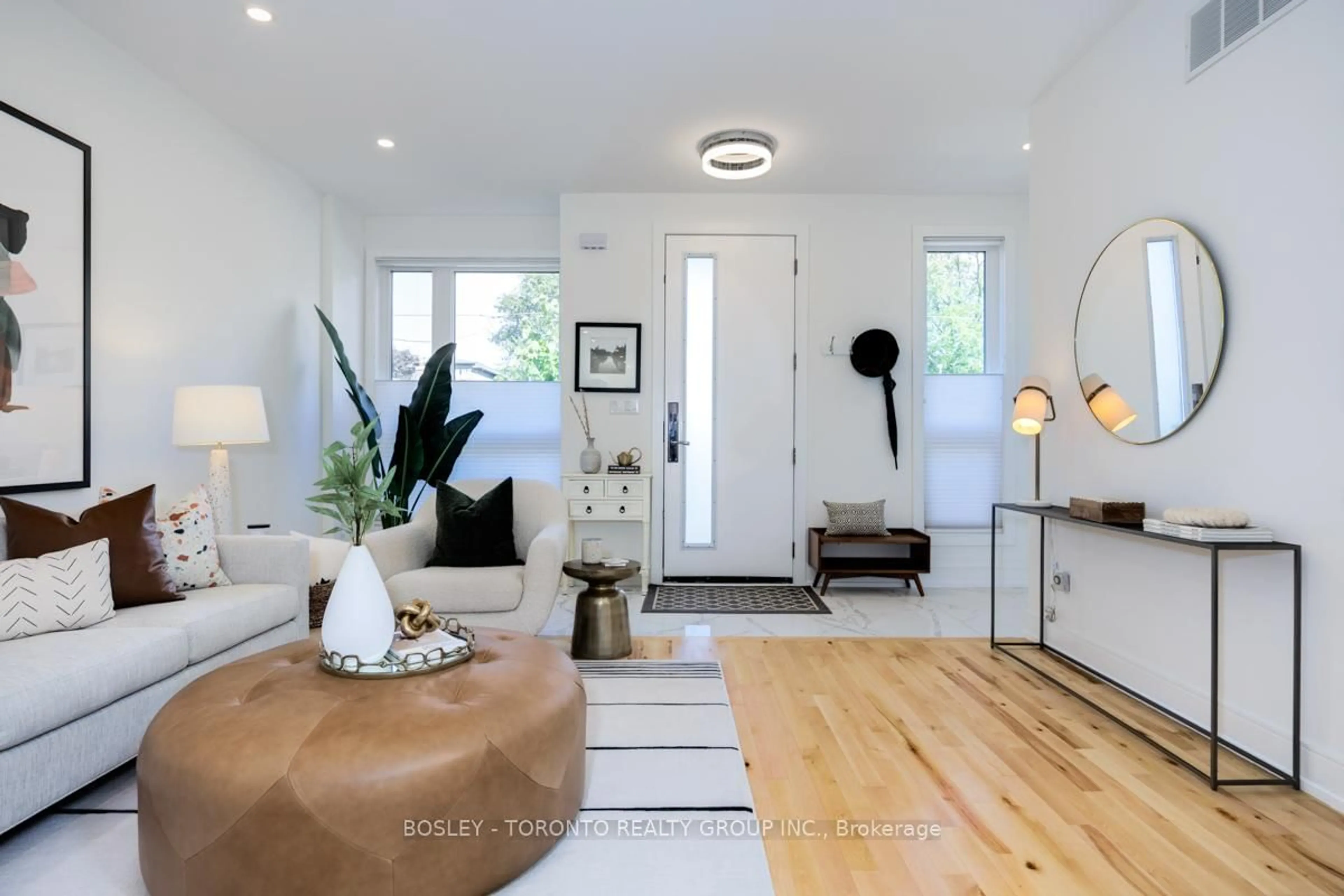 Indoor entryway for 1050 Greenwood Ave, Toronto Ontario M4J 4E1