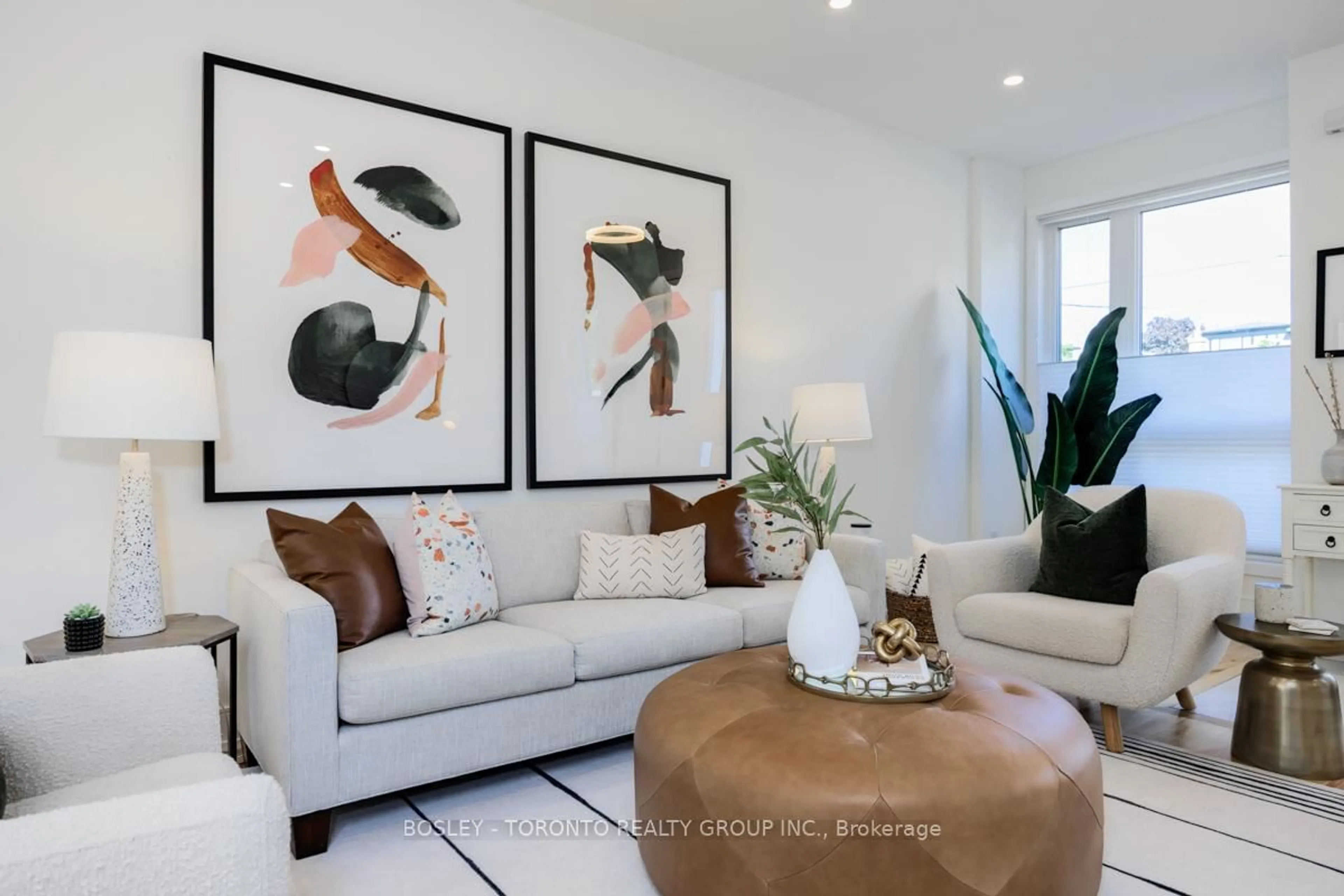 Living room with furniture, unknown for 1050 Greenwood Ave, Toronto Ontario M4J 4E1
