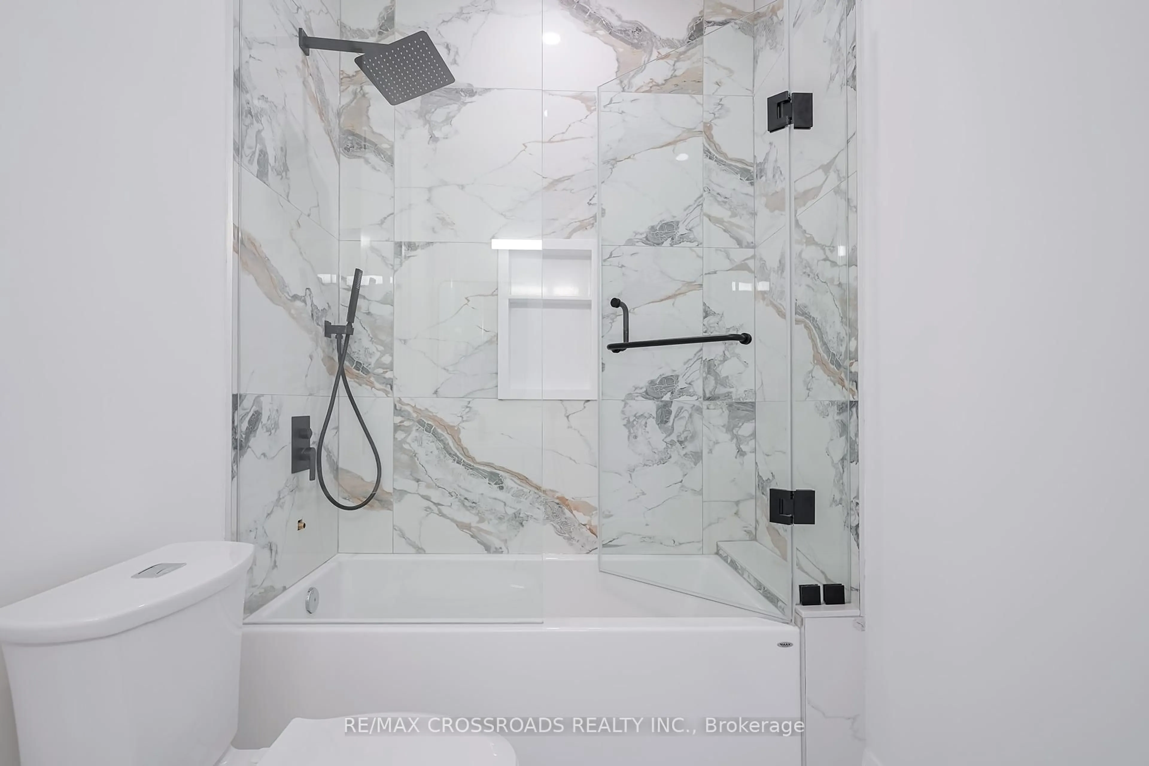 Contemporary bathroom, ceramic/tile floor for 112 Blantyre Ave, Toronto Ontario M1N 2R5