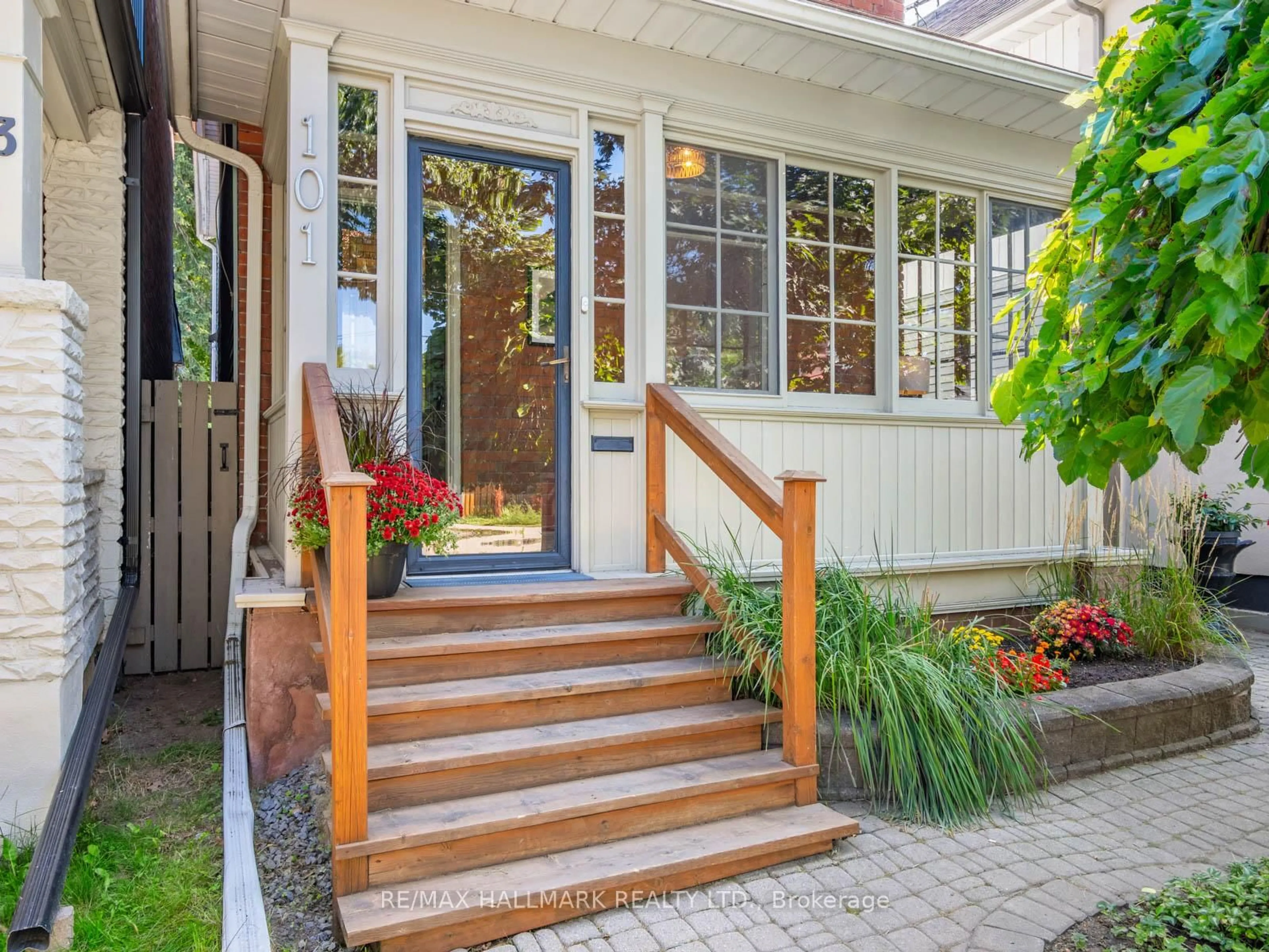 Unknown for 101 Chisholm Ave, Toronto Ontario M4C 4V6