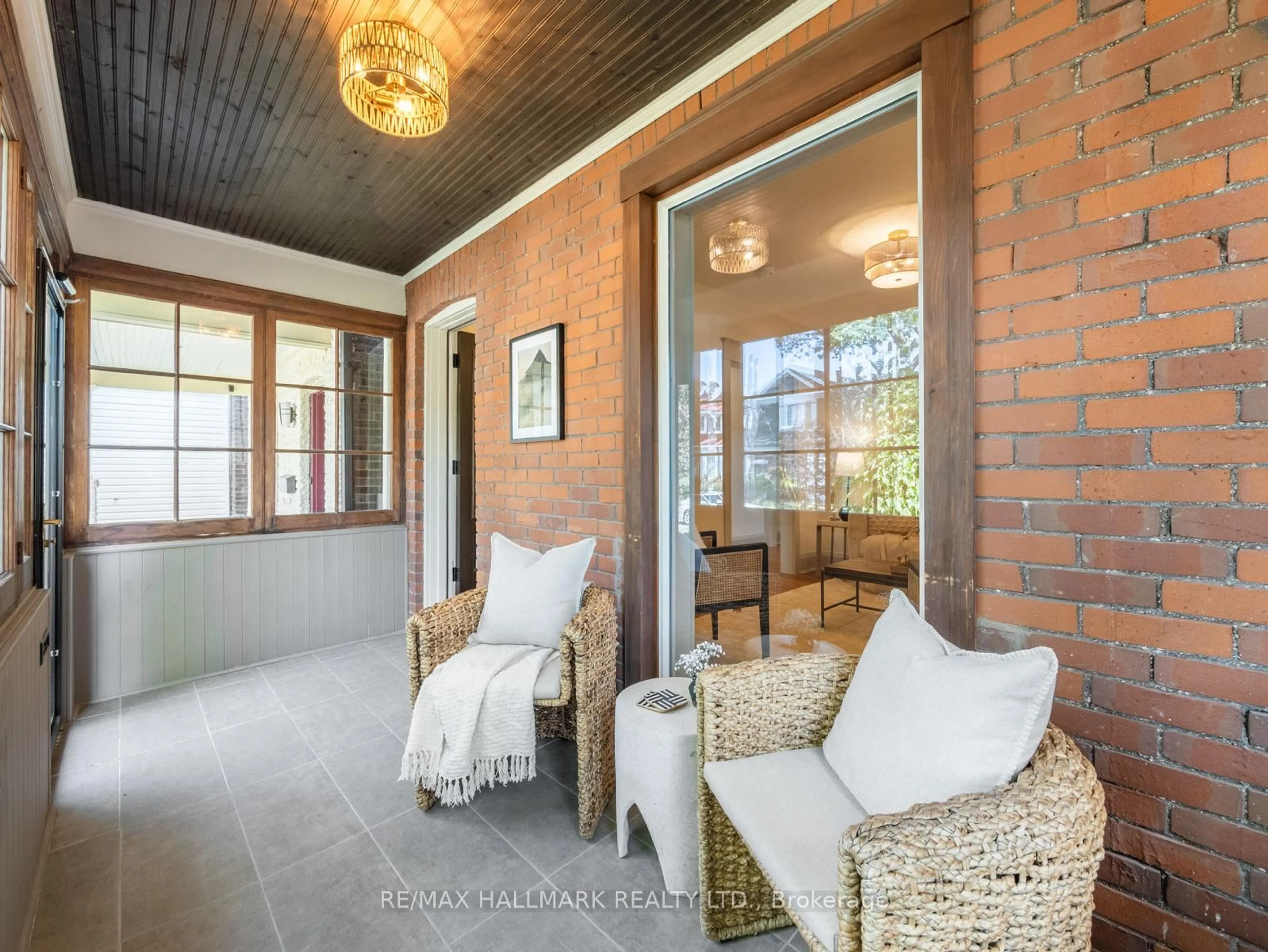 Indoor entryway for 101 Chisholm Ave, Toronto Ontario M4C 4V6