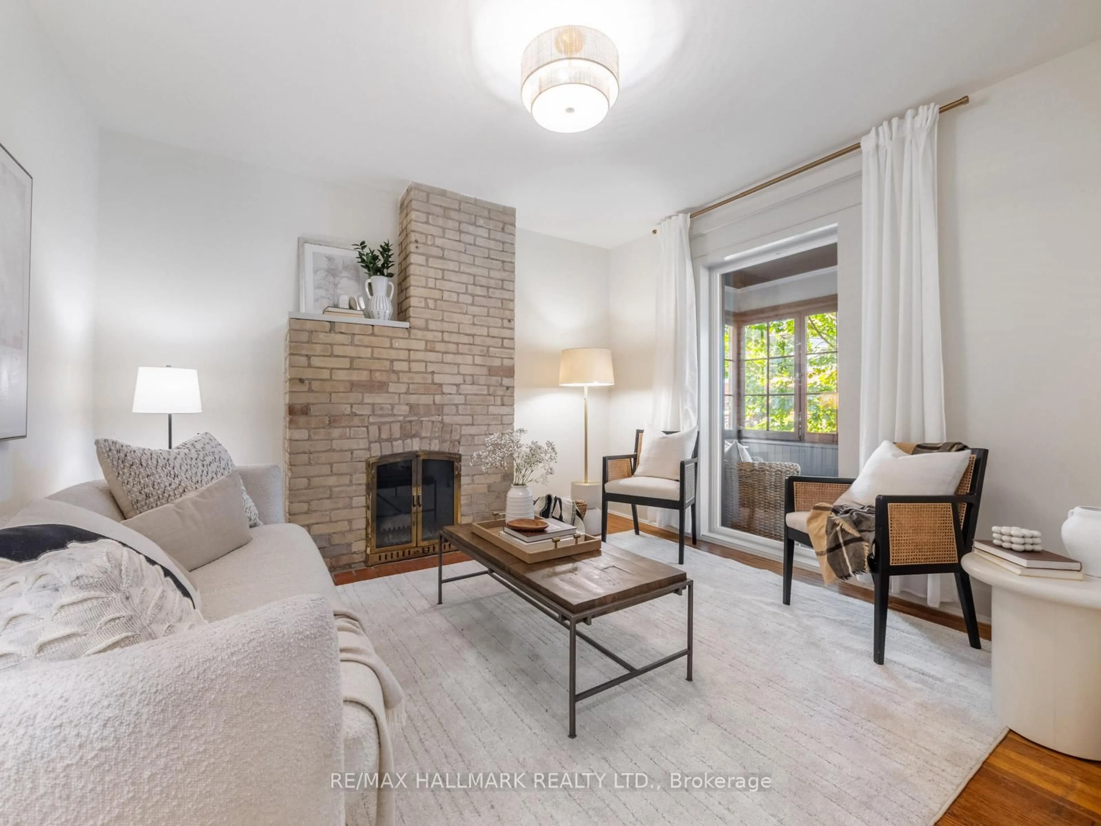 Living room with furniture, unknown for 101 Chisholm Ave, Toronto Ontario M4C 4V6