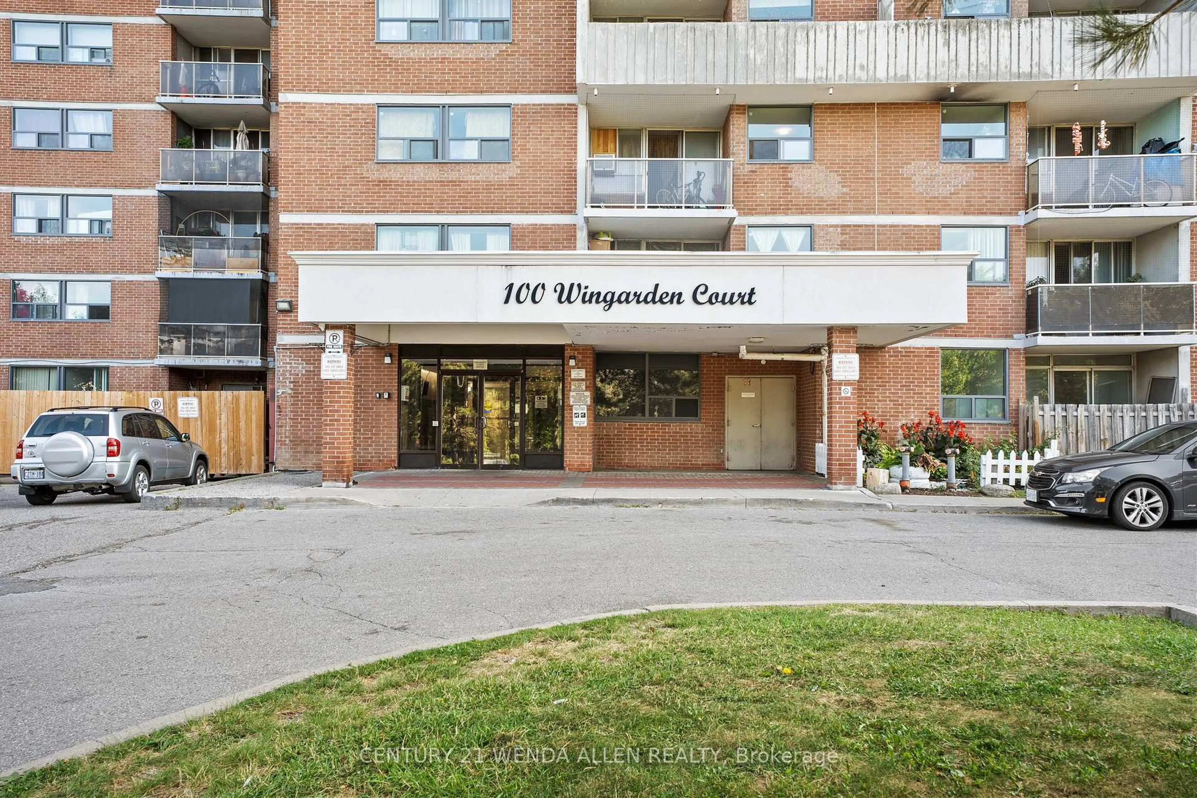 Indoor foyer for 100 Wingarden Crt #1507, Toronto Ontario M1B 2P4