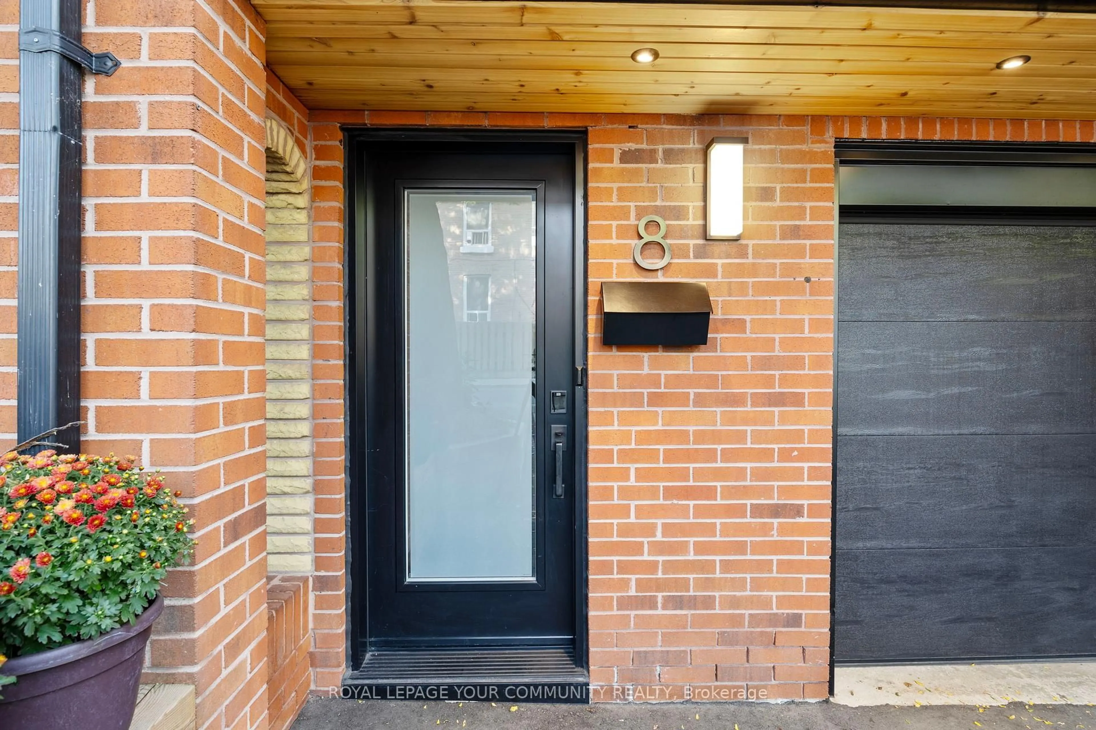 Home with brick exterior material, street for 8 West Ave, Toronto Ontario M4M 2L8