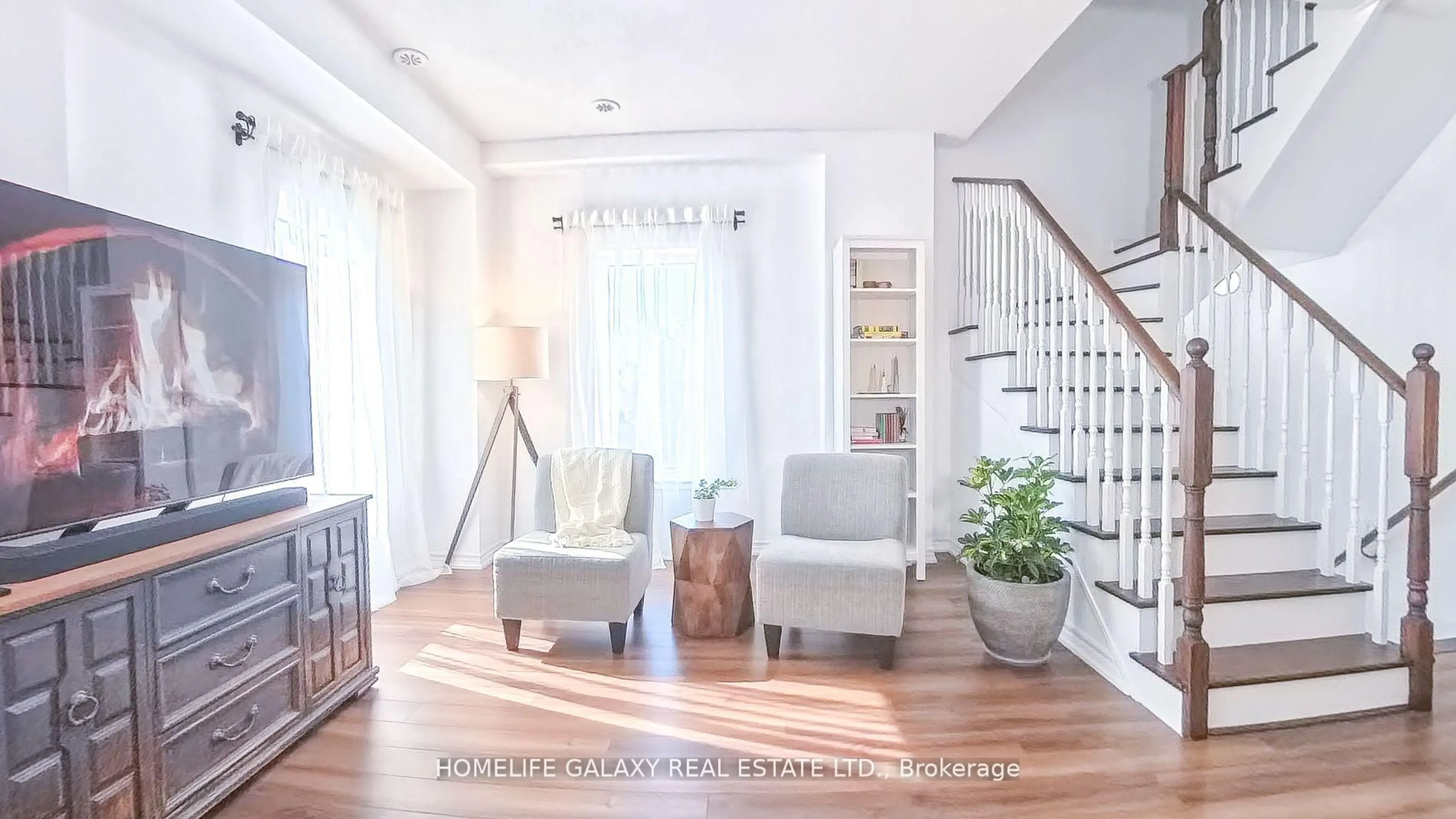 Indoor entryway for 1050 Elton Way #8, Whitby Ontario L1N 0L3