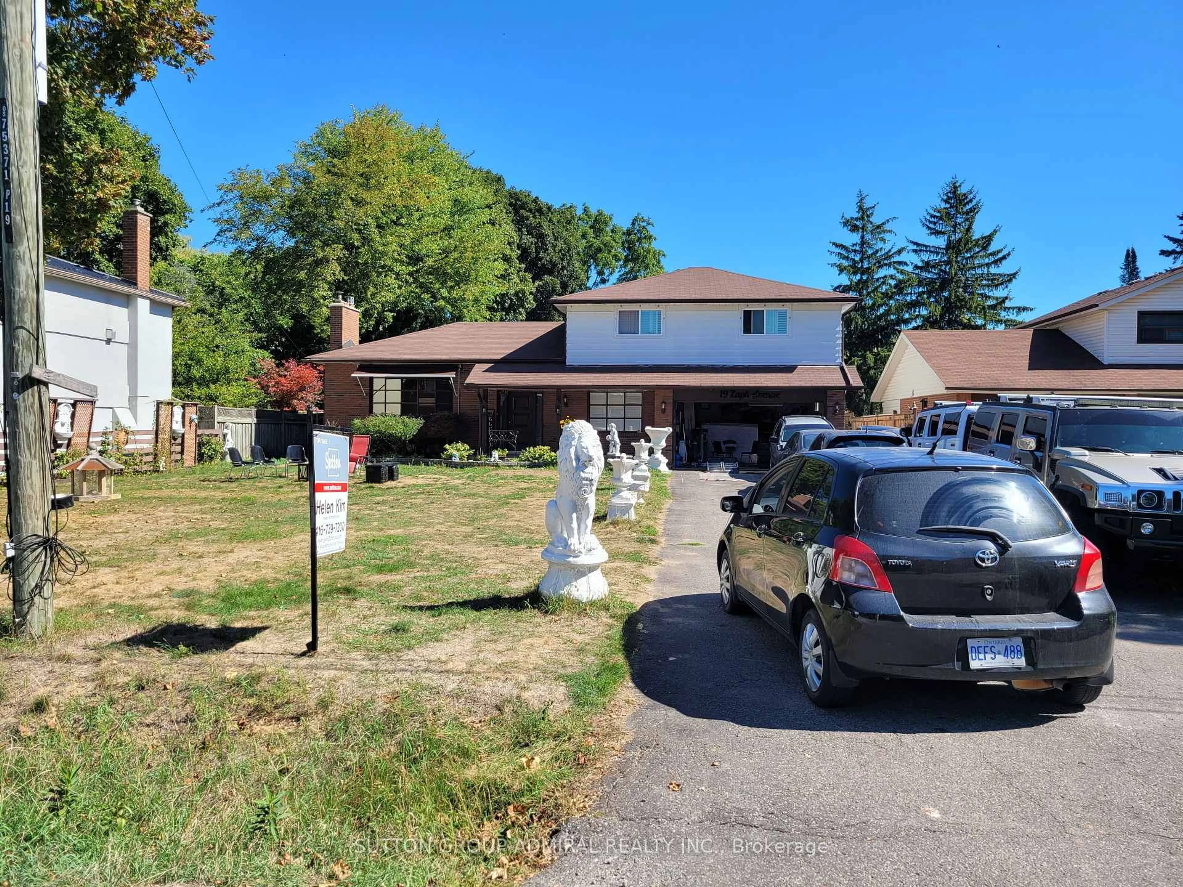 A pic from outside/outdoor area/front of a property/back of a property/a pic from drone, street for 19 Zaph Ave, Toronto Ontario M1C 1M7