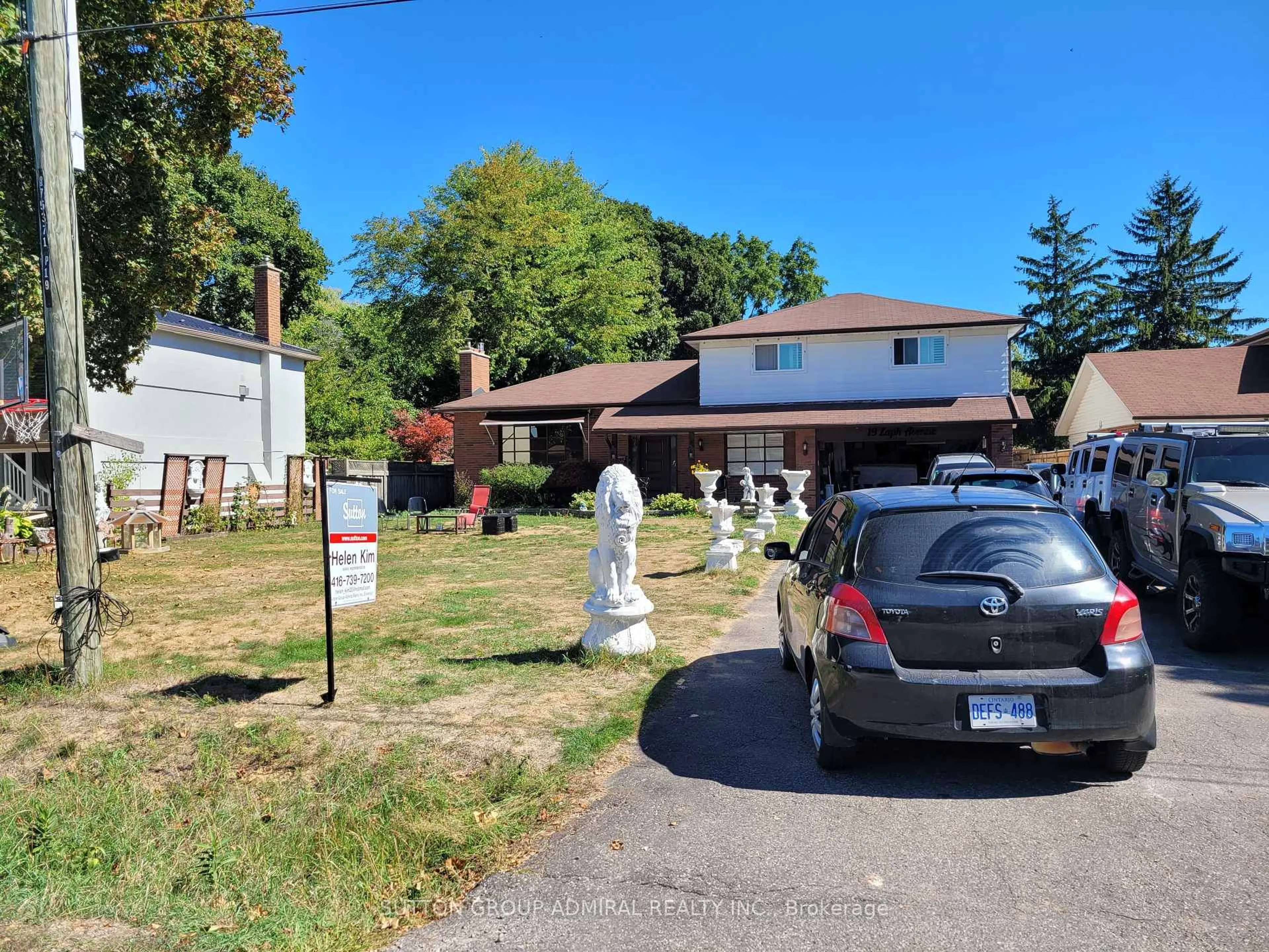 A pic from outside/outdoor area/front of a property/back of a property/a pic from drone, street for 19 Zaph Ave, Toronto Ontario M1C 1M7