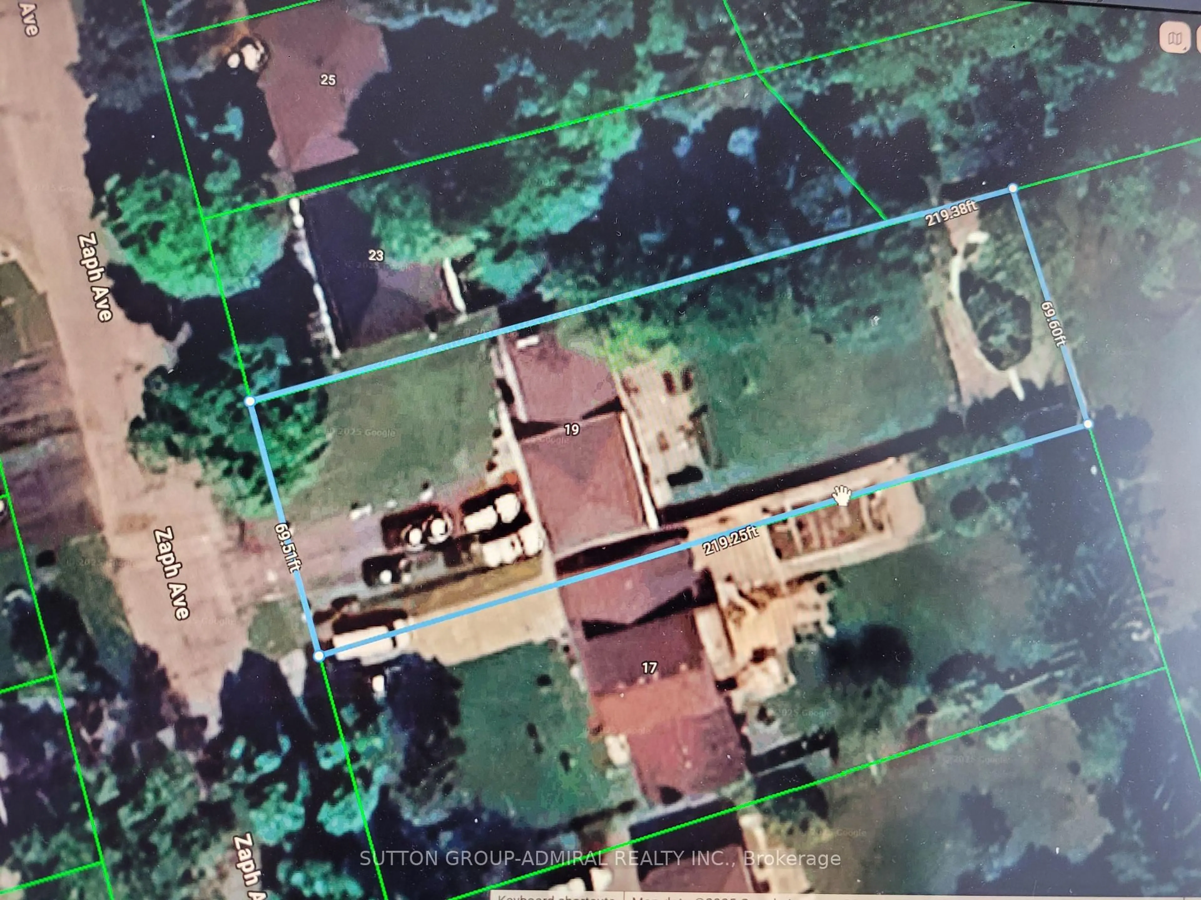A pic from outside/outdoor area/front of a property/back of a property/a pic from drone, street for 19 Zaph Ave, Toronto Ontario M1C 1M7