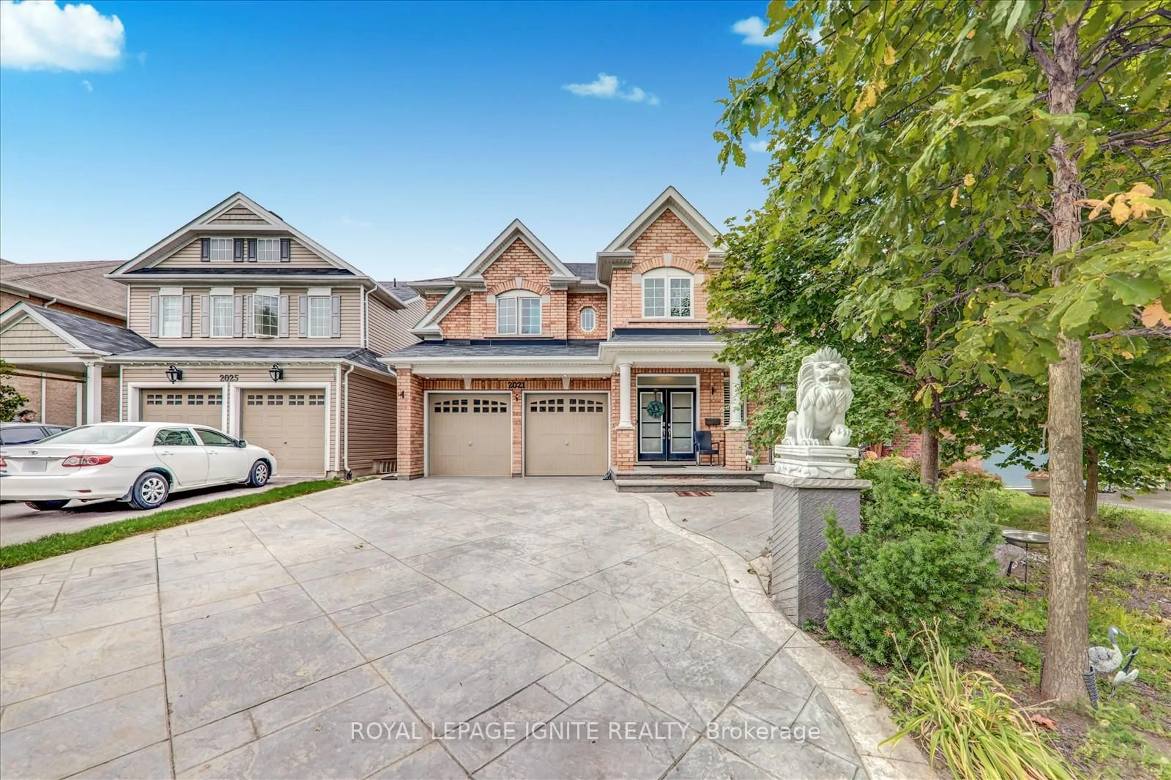 Home with brick exterior material, street for 2021 Kurelo Dr, Oshawa Ontario L1K 0W7