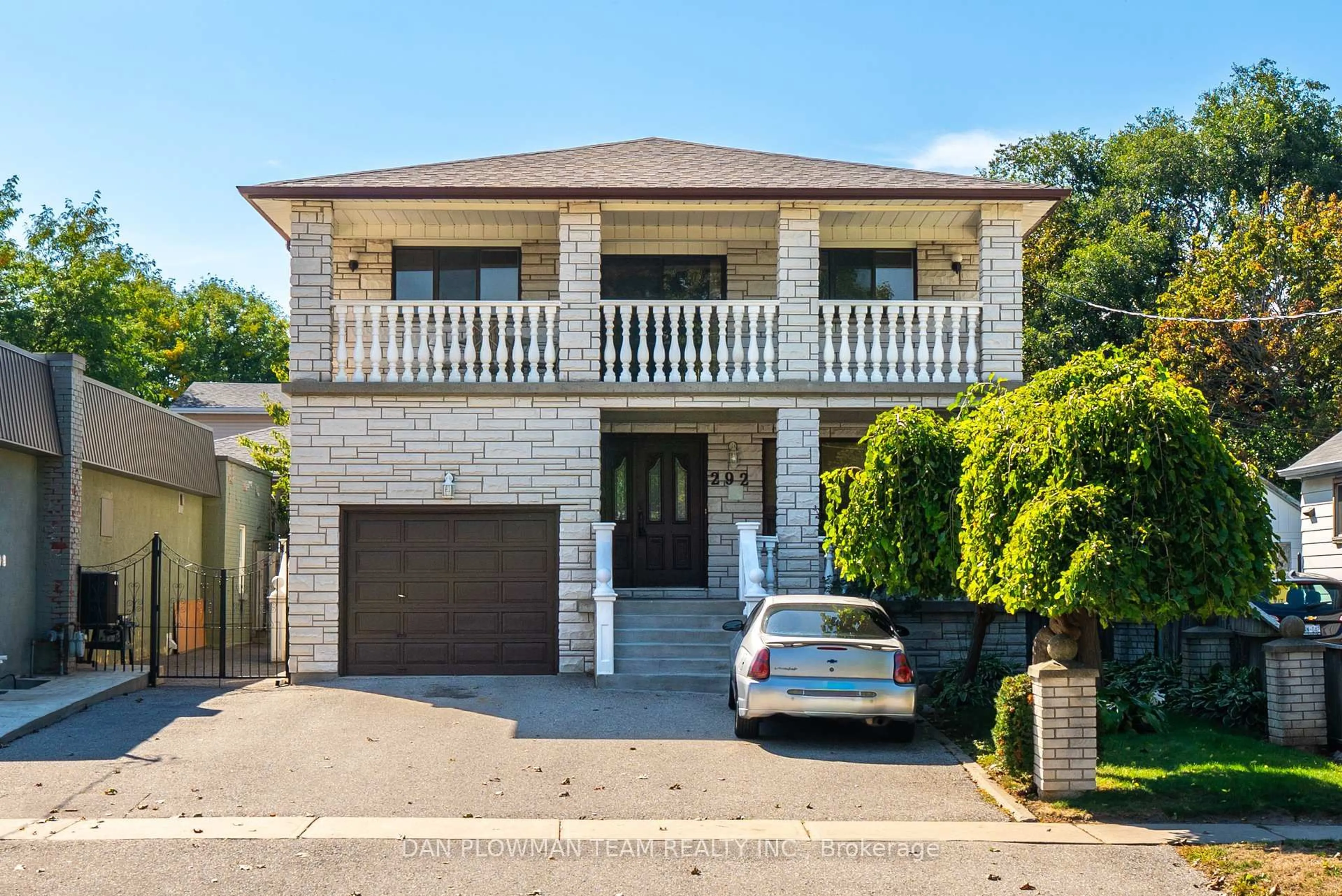 Home with brick exterior material, street for 292 Gibbons St, Oshawa Ontario L1J 4Y8