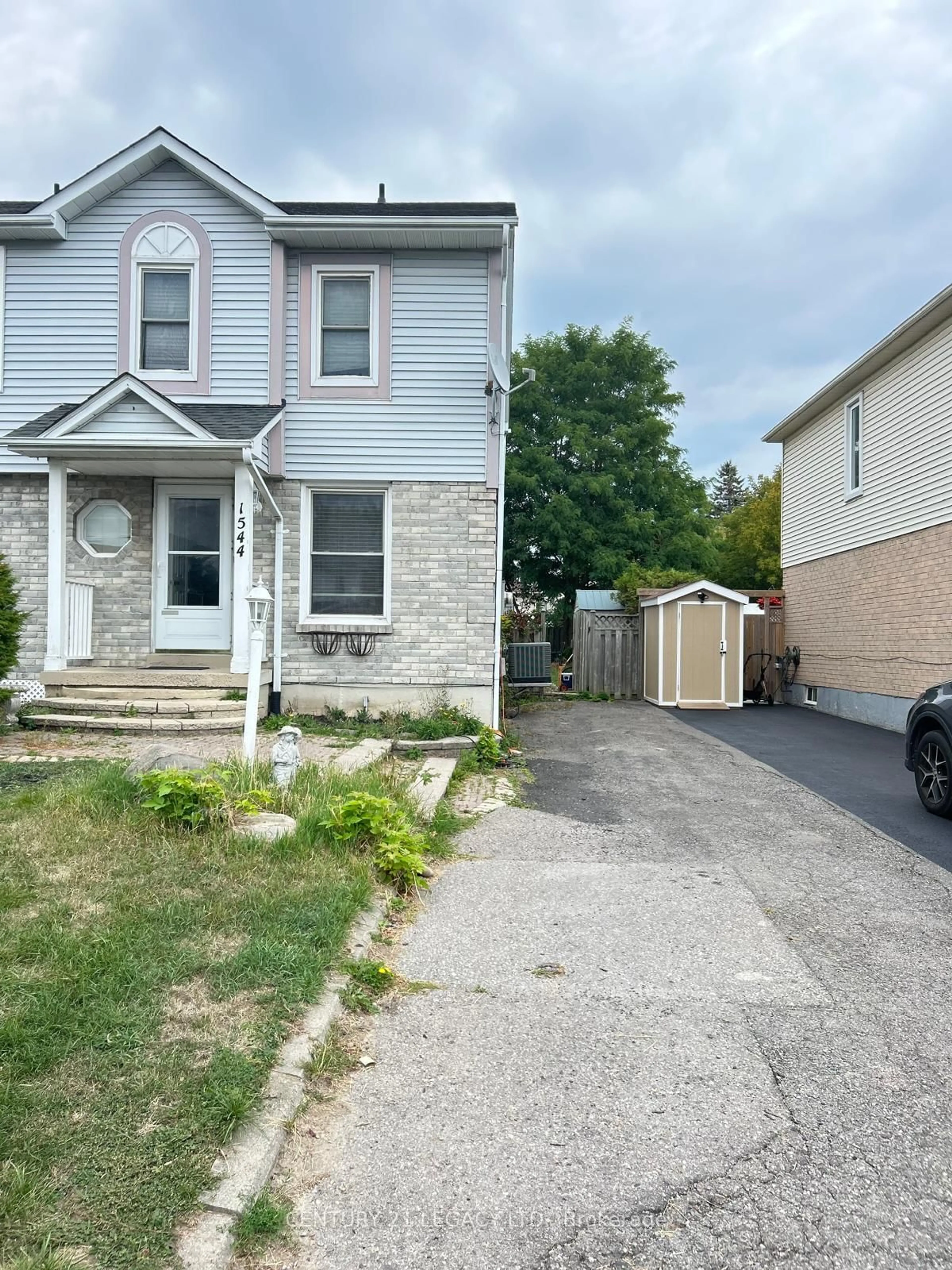 Unknown for 1544 Connery Cres, Oshawa Ontario L1J 8G1