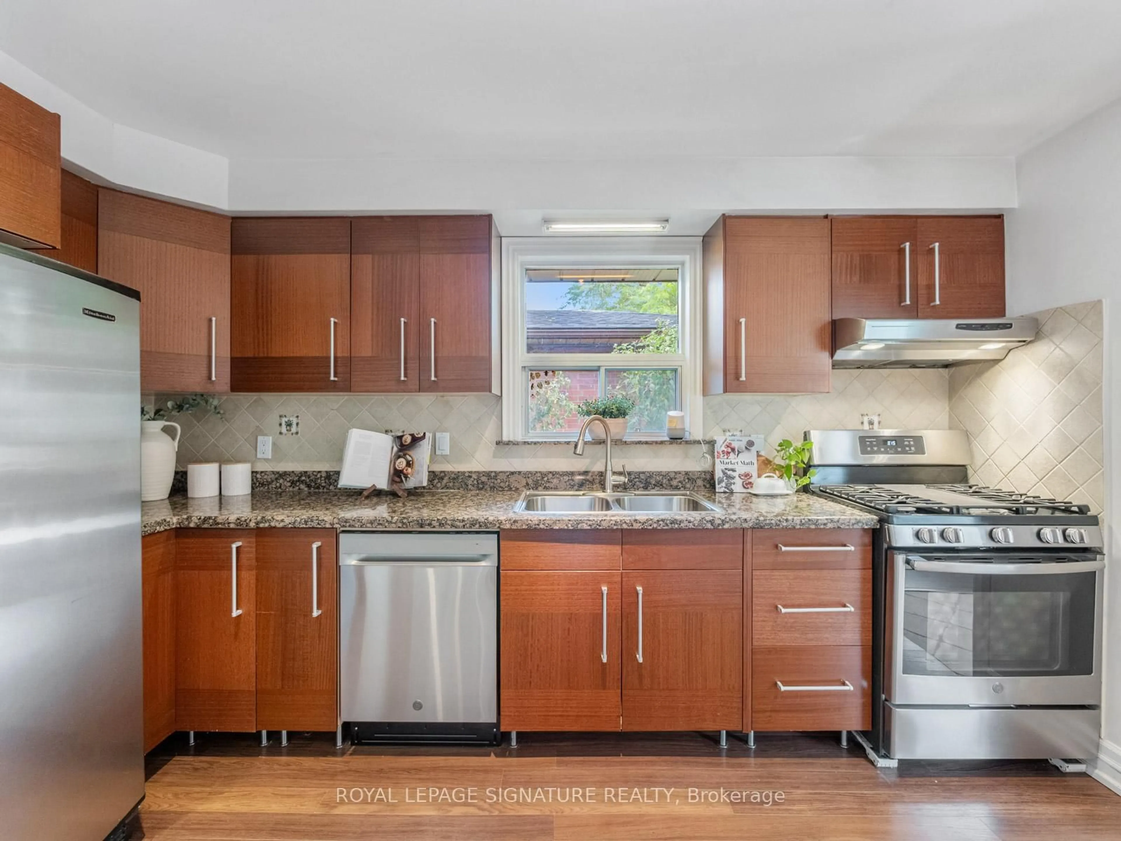 Open concept kitchen, unknown for 27 Watson St, Toronto Ontario M1C 1E2