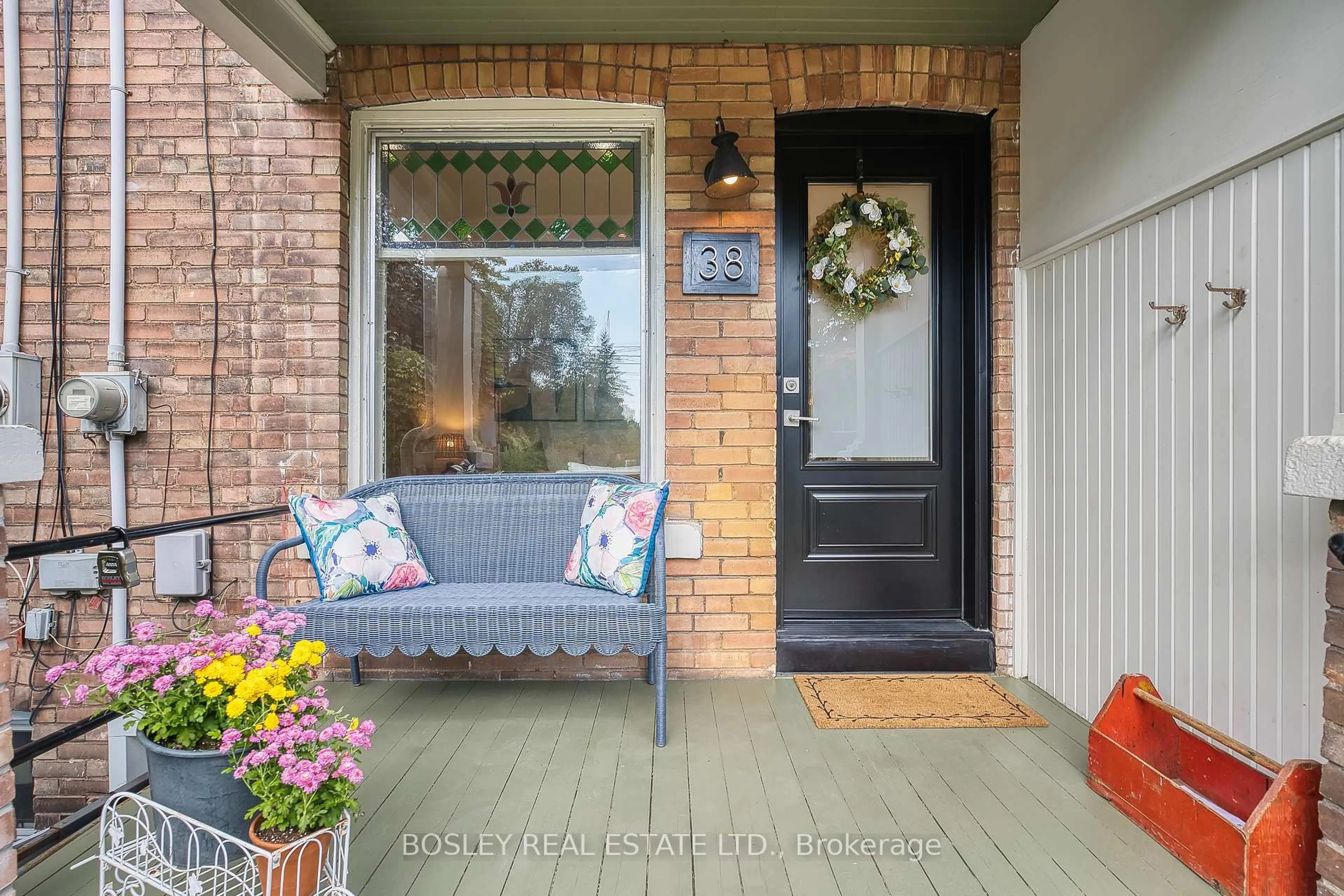 Indoor entryway for 38 Balfour Ave, Toronto Ontario M4C 1T5