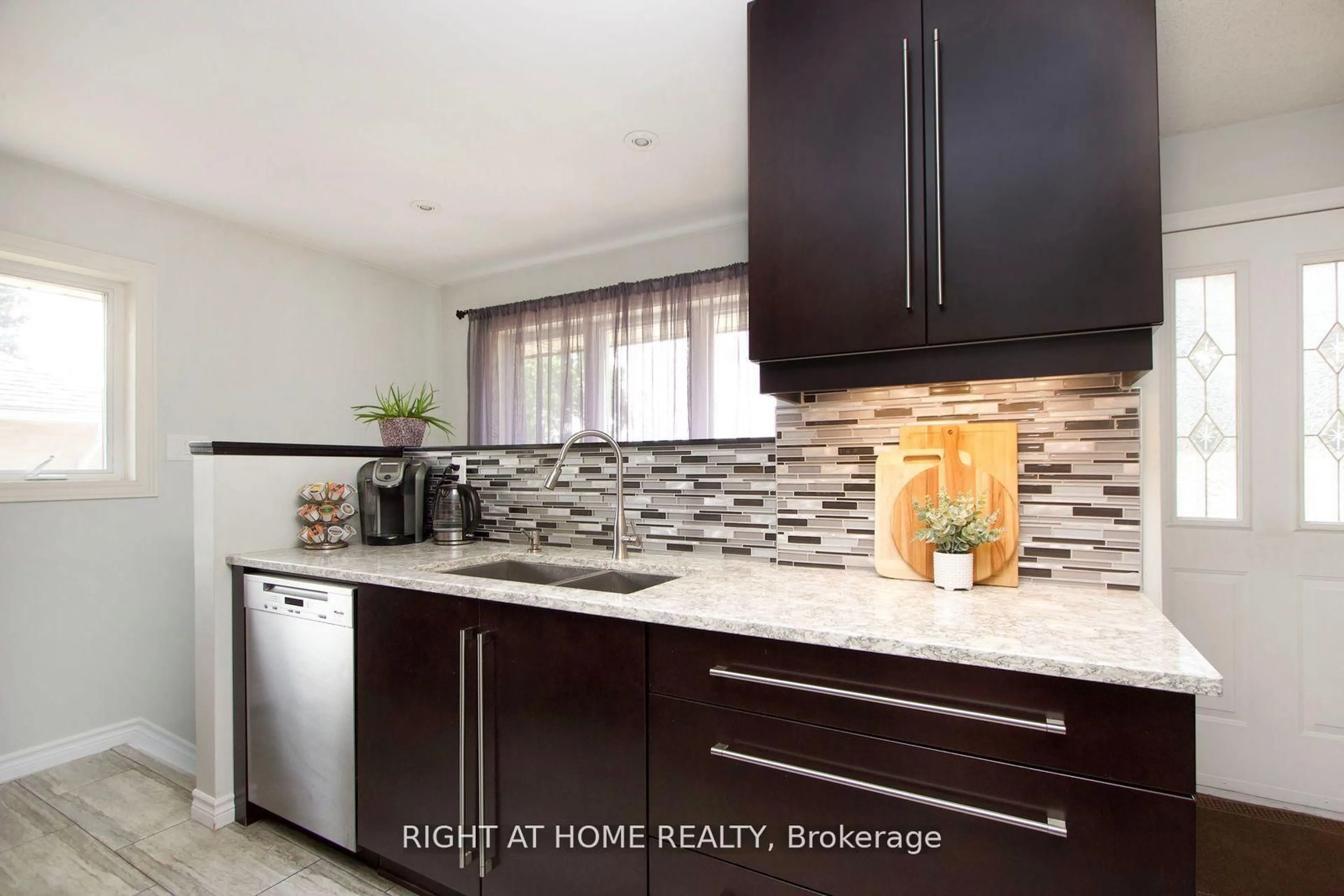 Contemporary kitchen, ceramic/tile floor for 207 Hallett Ave, Whitby Ontario L1N 5K9